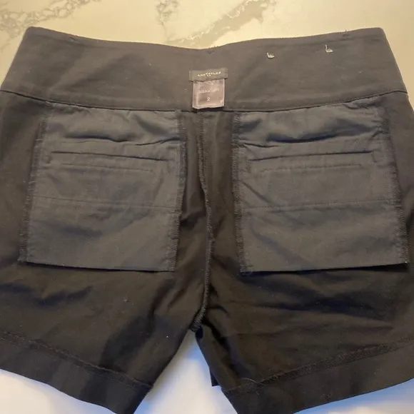 Ann Taylor Signature Shorts Black Dress Casual size 2