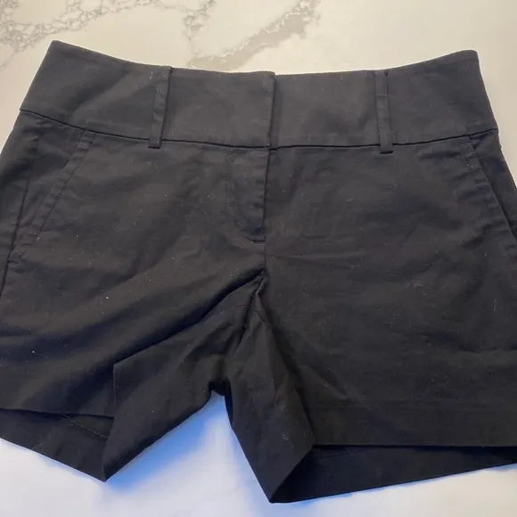 Ann Taylor Signature Shorts Black Dress Casual size 2