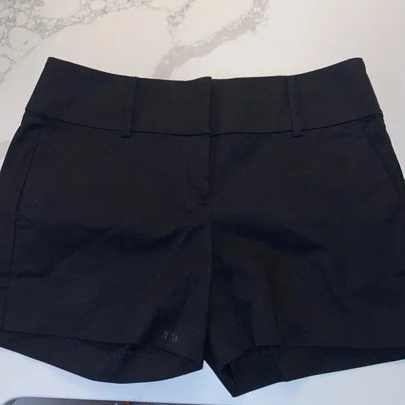 Ann Taylor Signature Shorts Black Dress Casual size 2