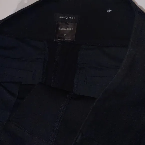 Ann Taylor Signature Shorts Black Dress Casual size 2
