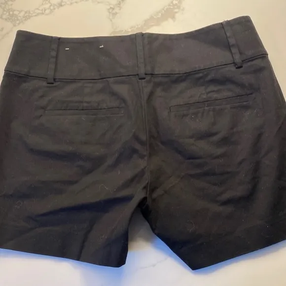 Ann Taylor Signature Shorts Black Dress Casual size 2