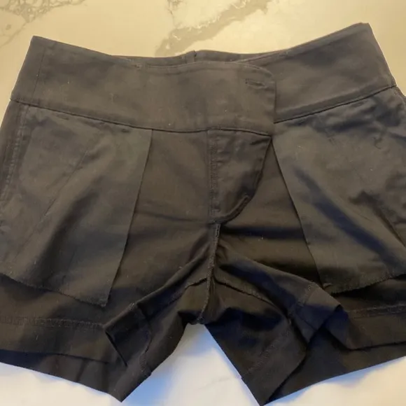 Ann Taylor Signature Shorts Black Dress Casual size 2