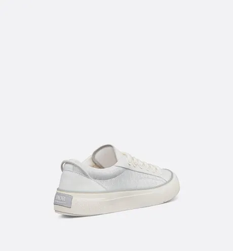 B33 Sneaker • White Smooth Calfskin and Dior Oblique Jacquard