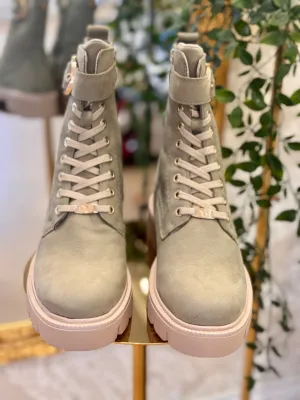 Caprice Aine Sage boot