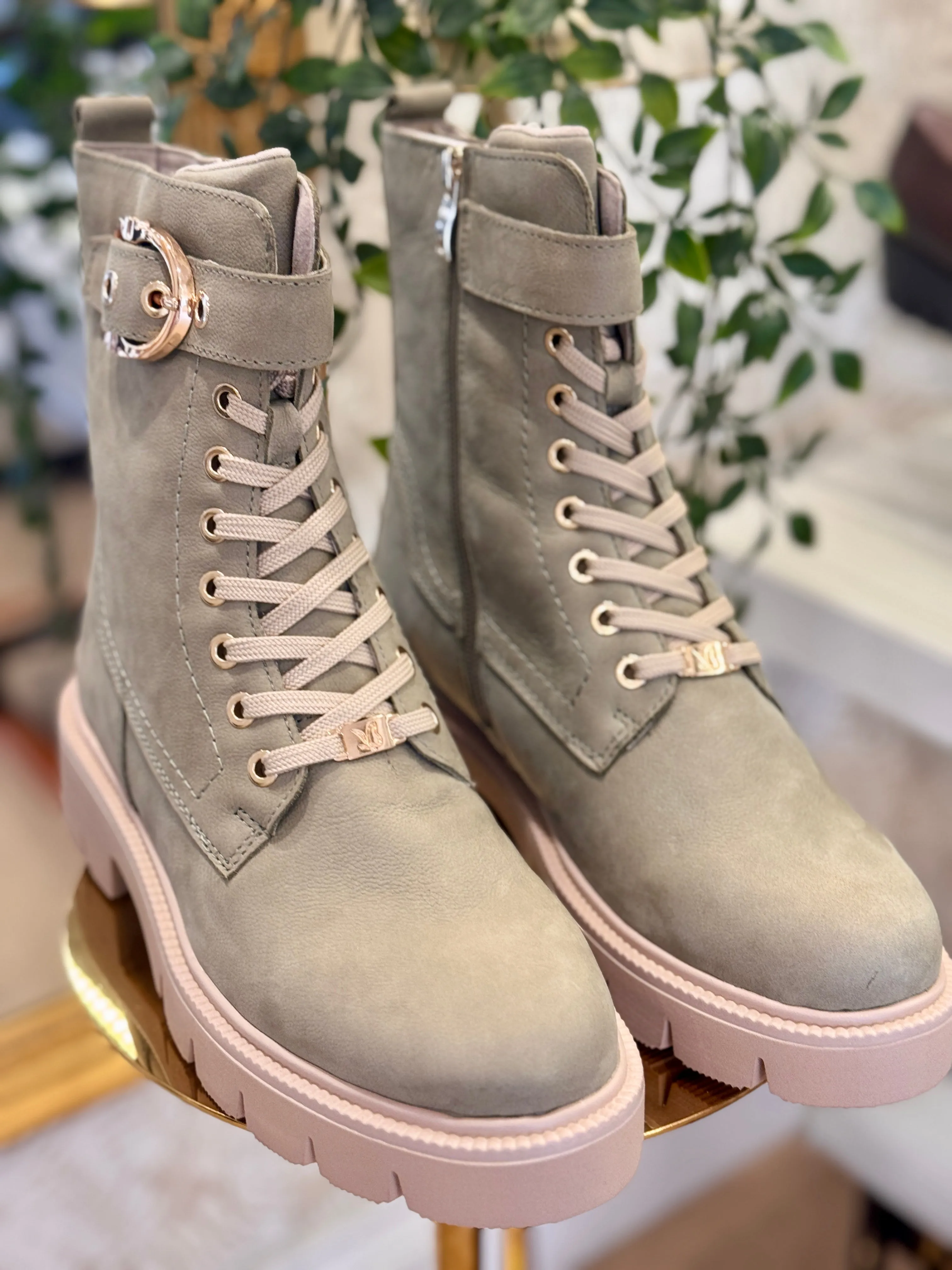 Caprice Aine Sage boot