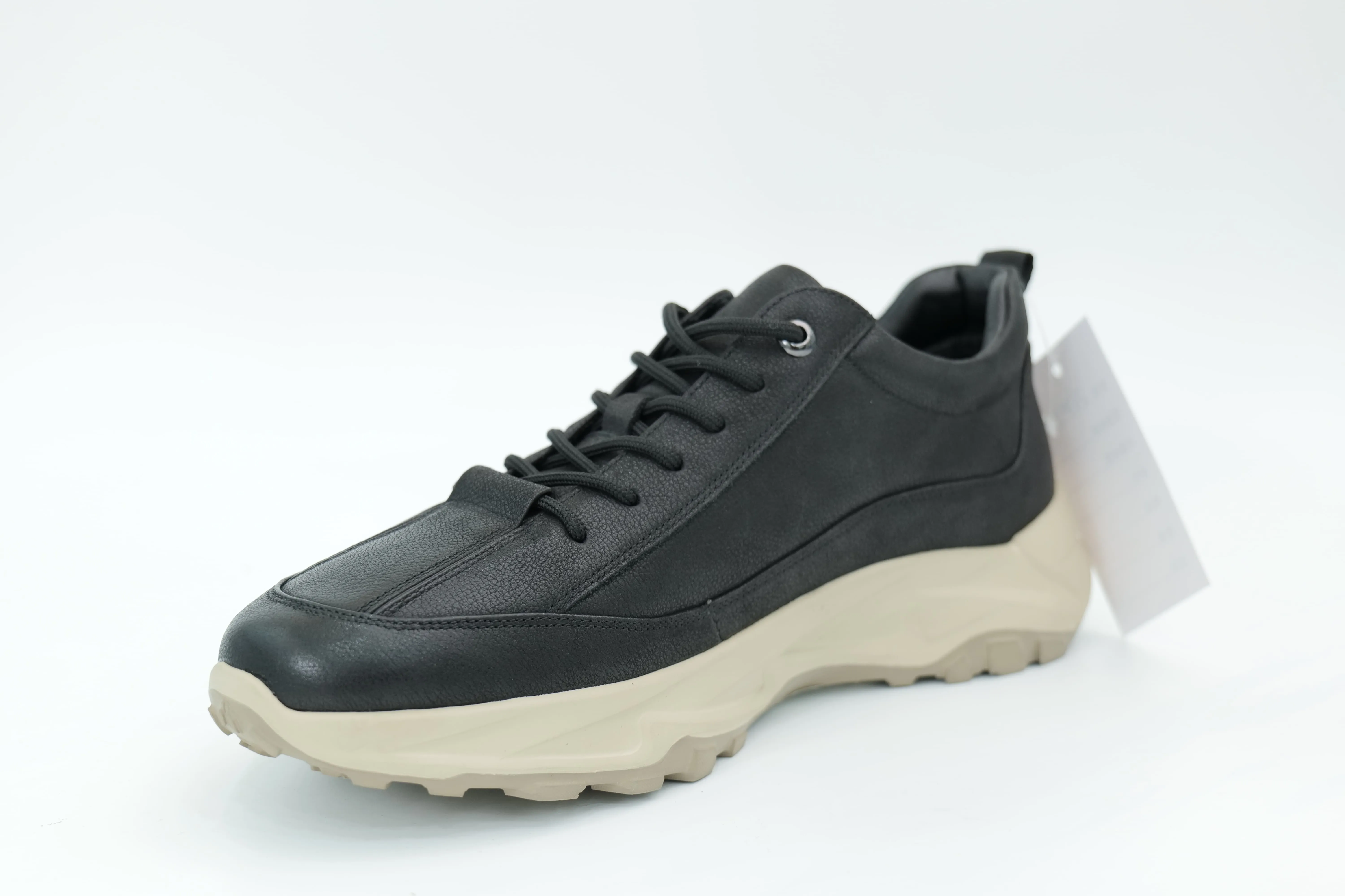Casual shoes