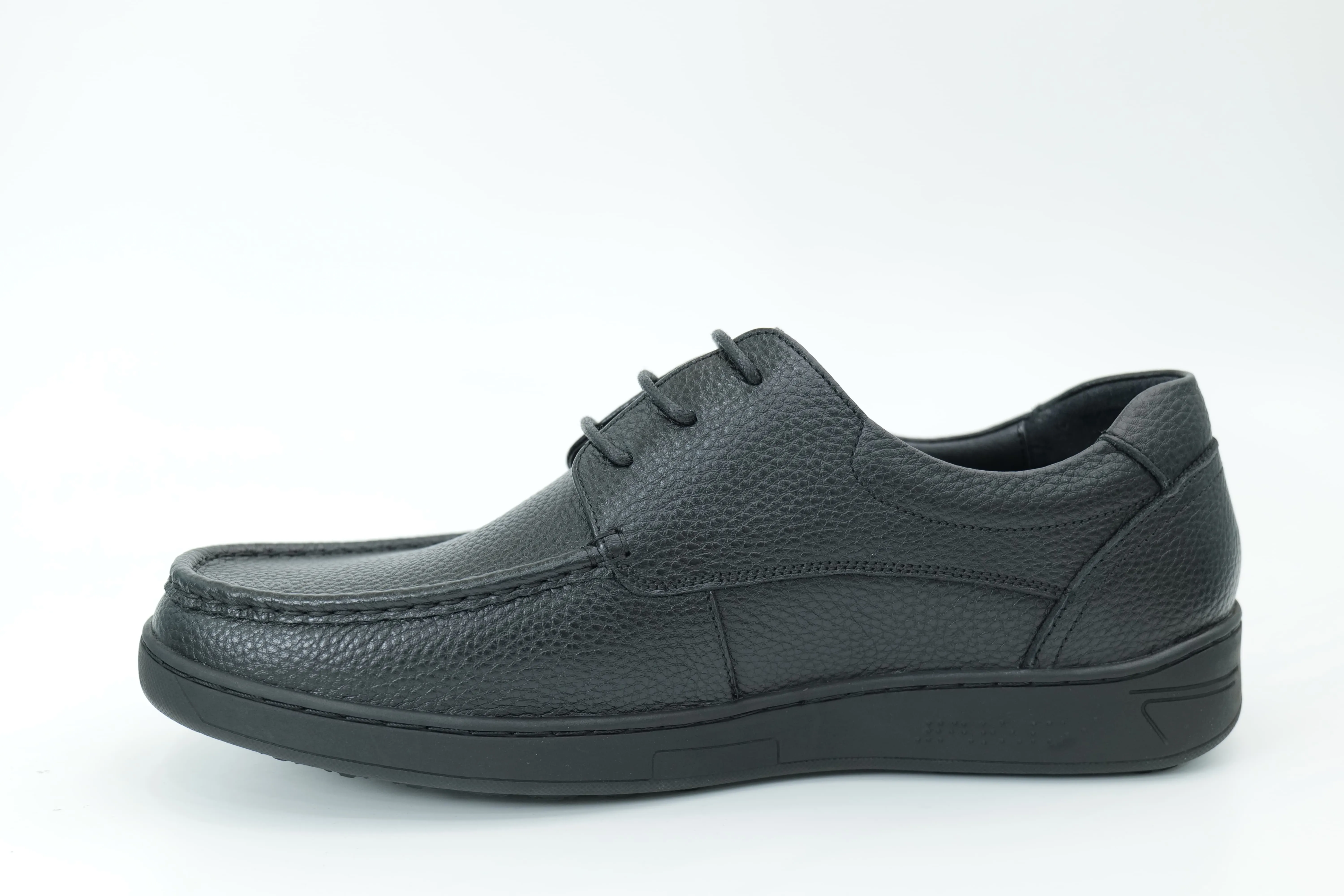 Casual shoes
