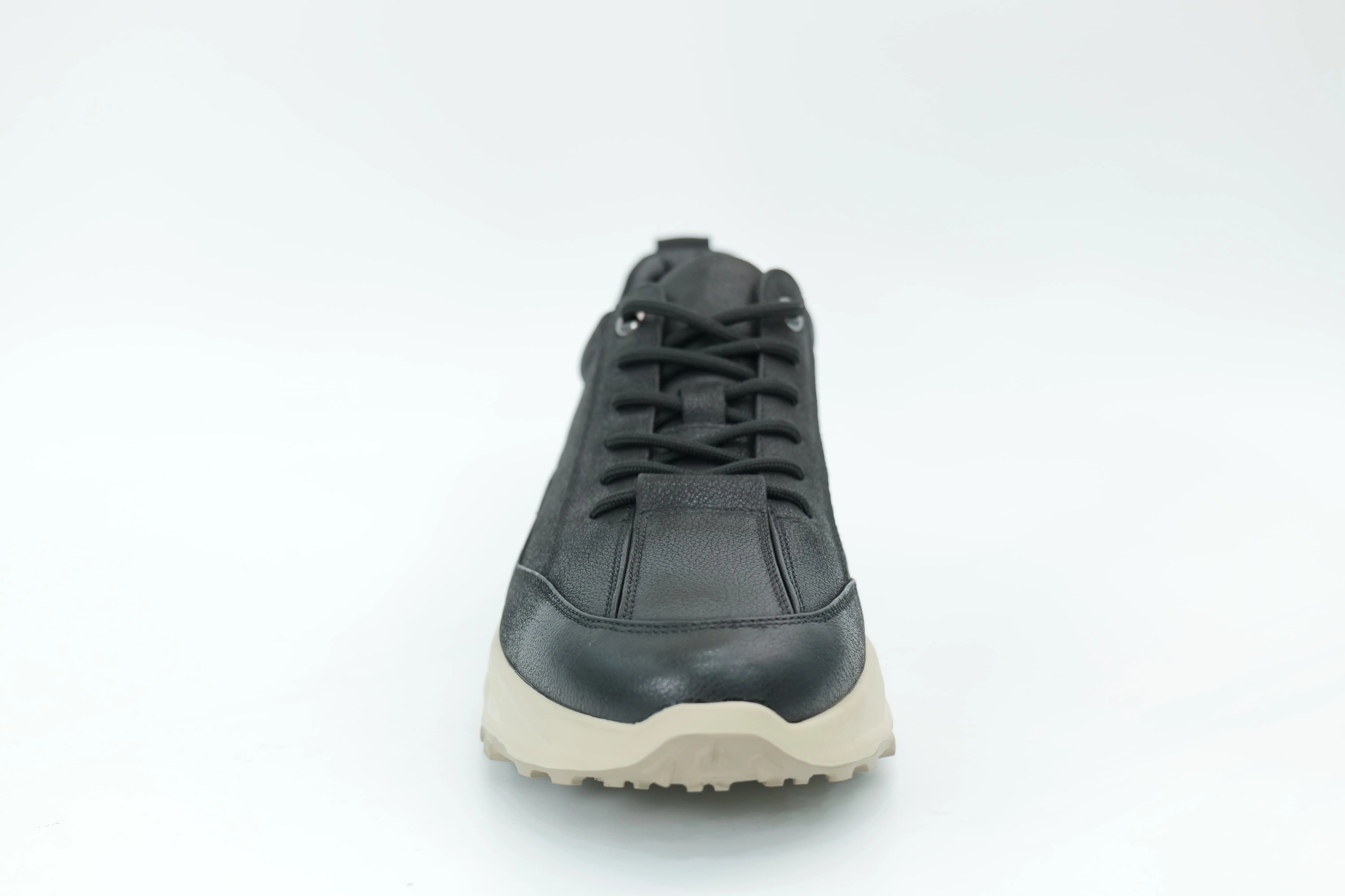 Casual shoes