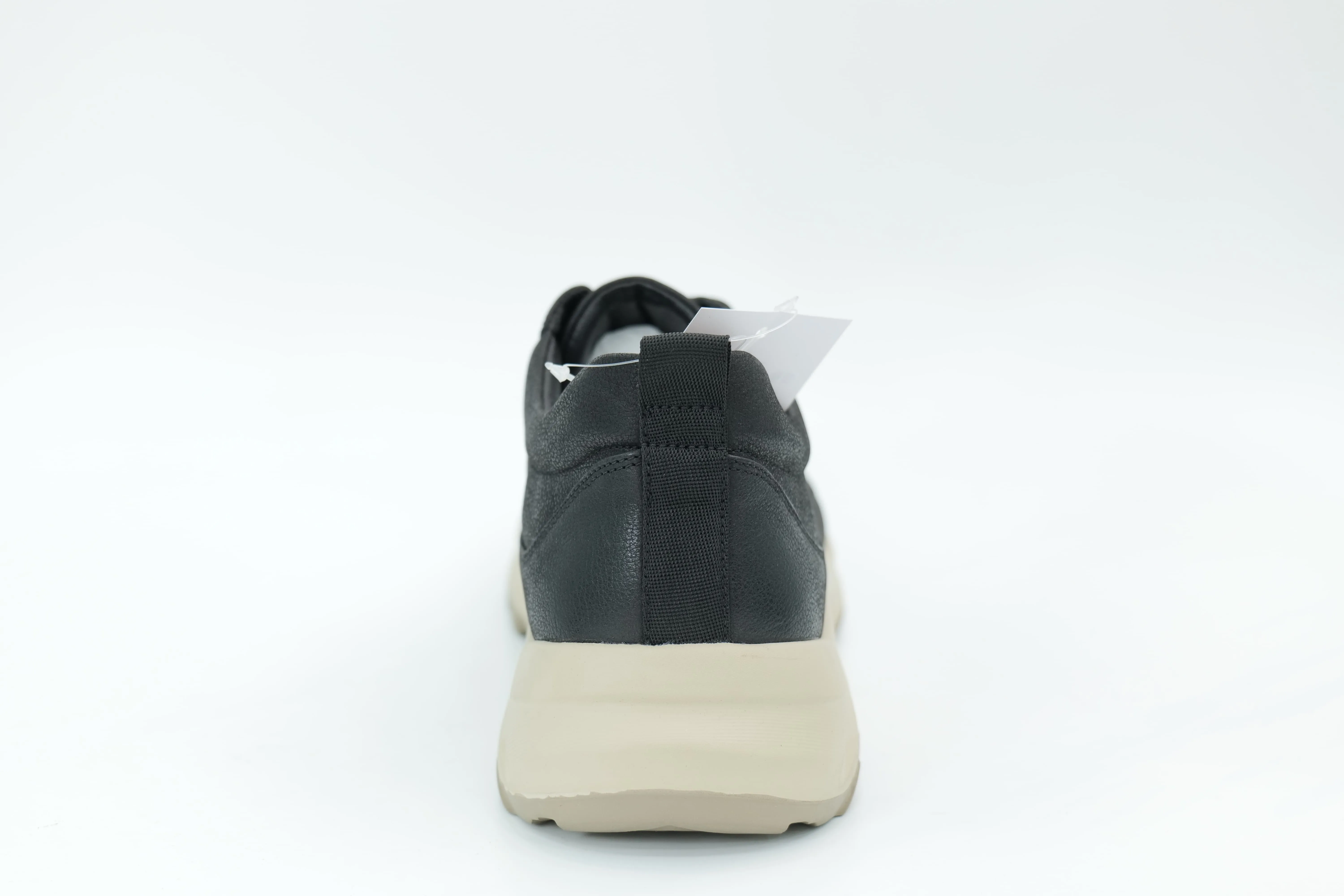 Casual shoes