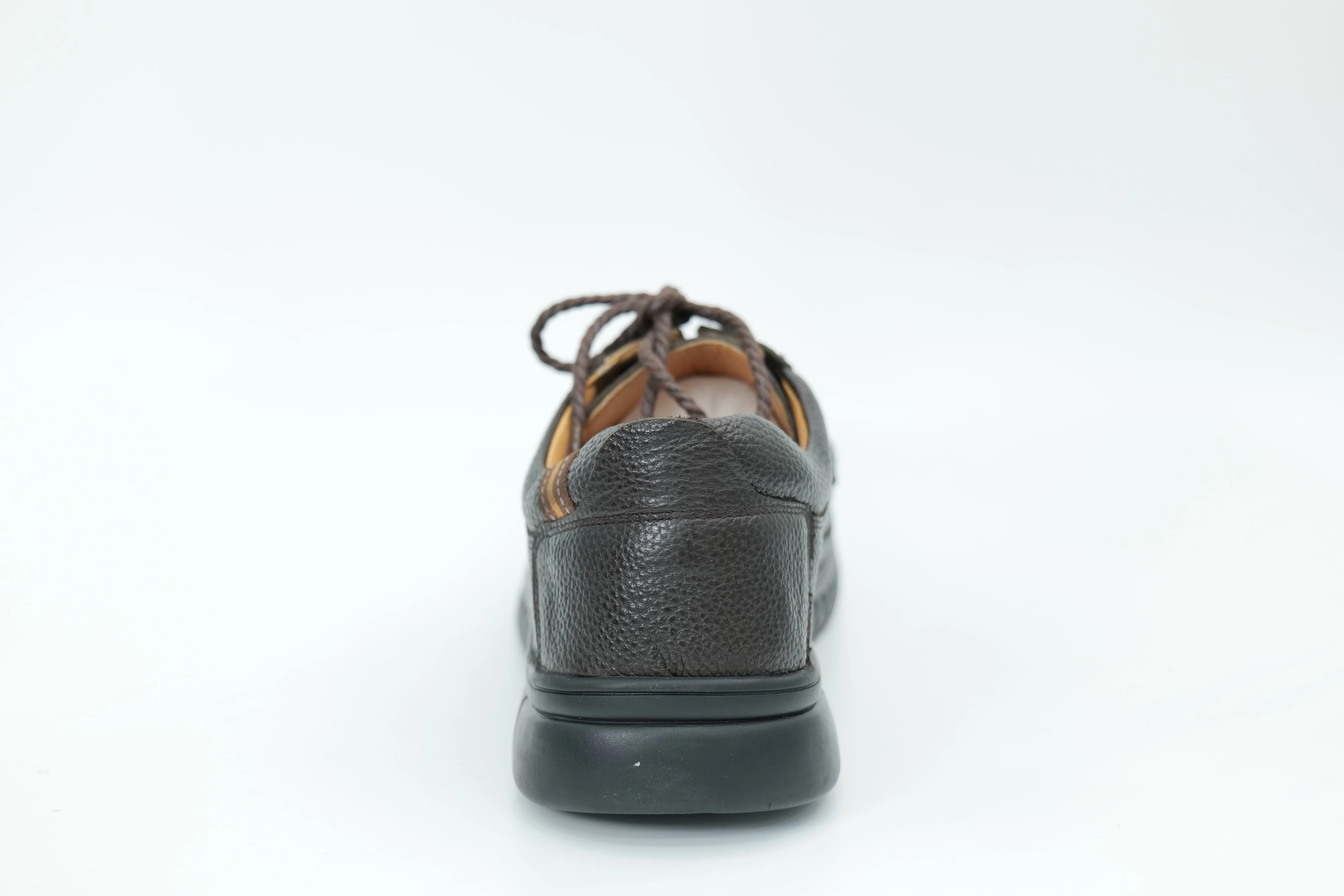 Casual shoes