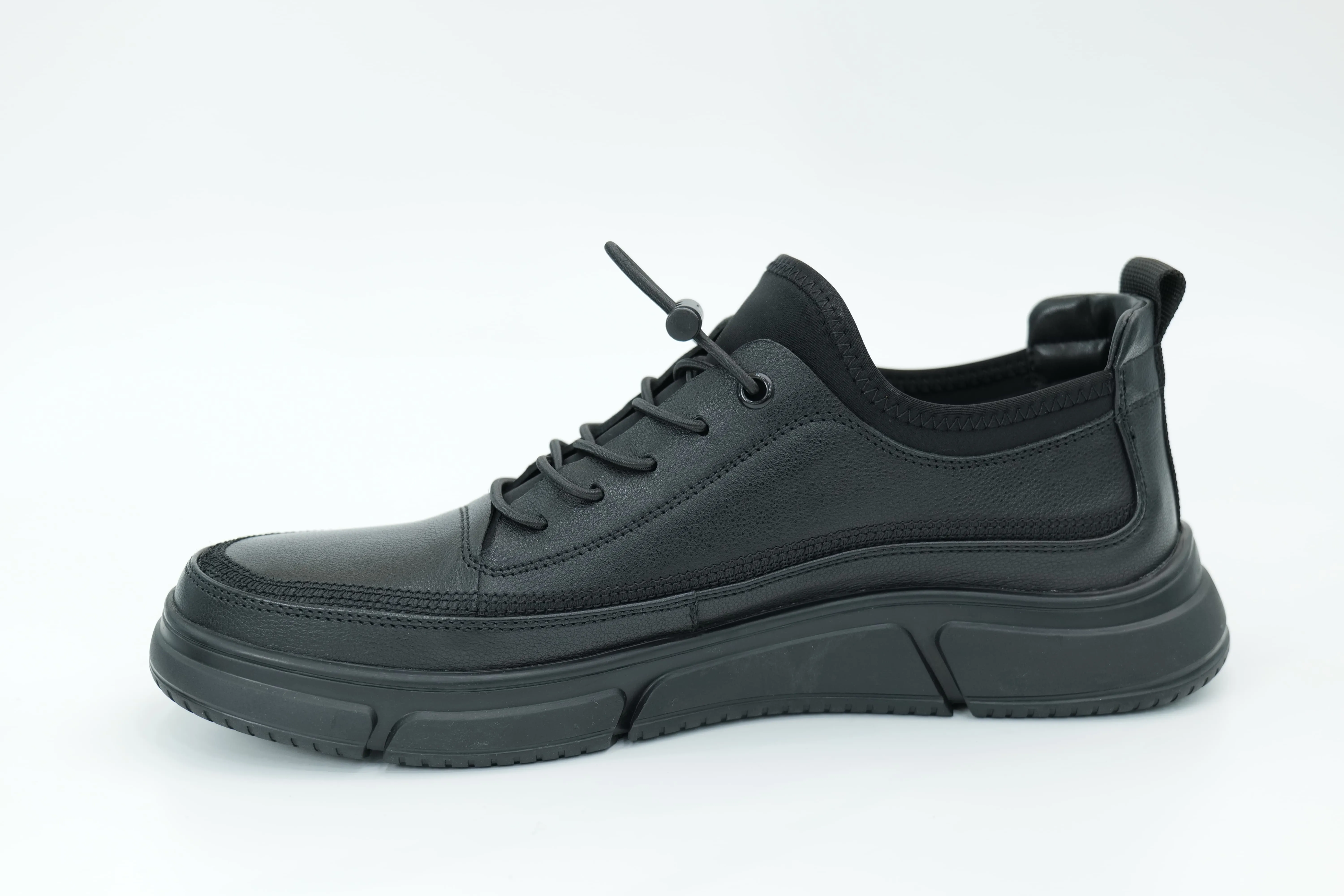 Casual shoes