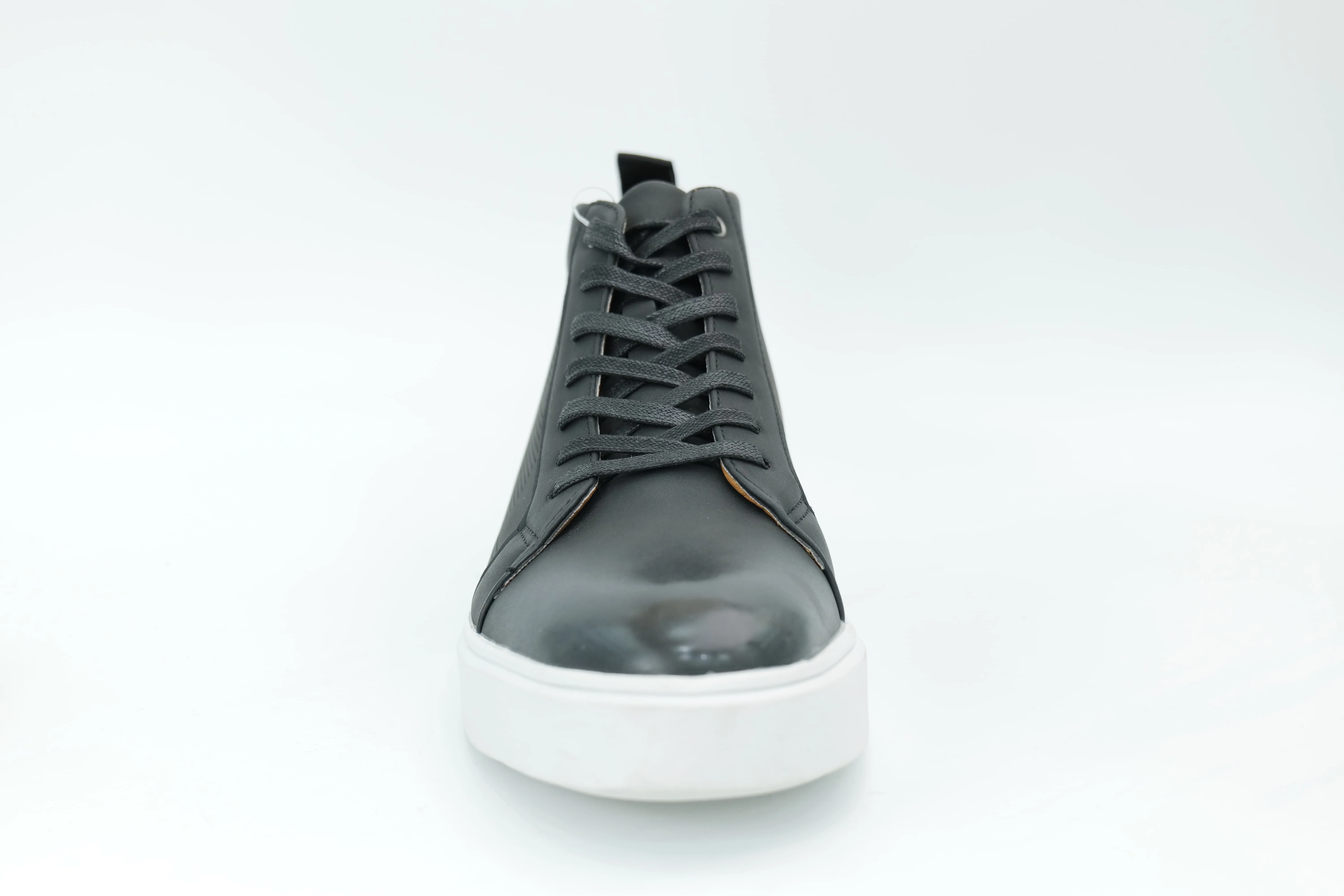 Casual sneakers
