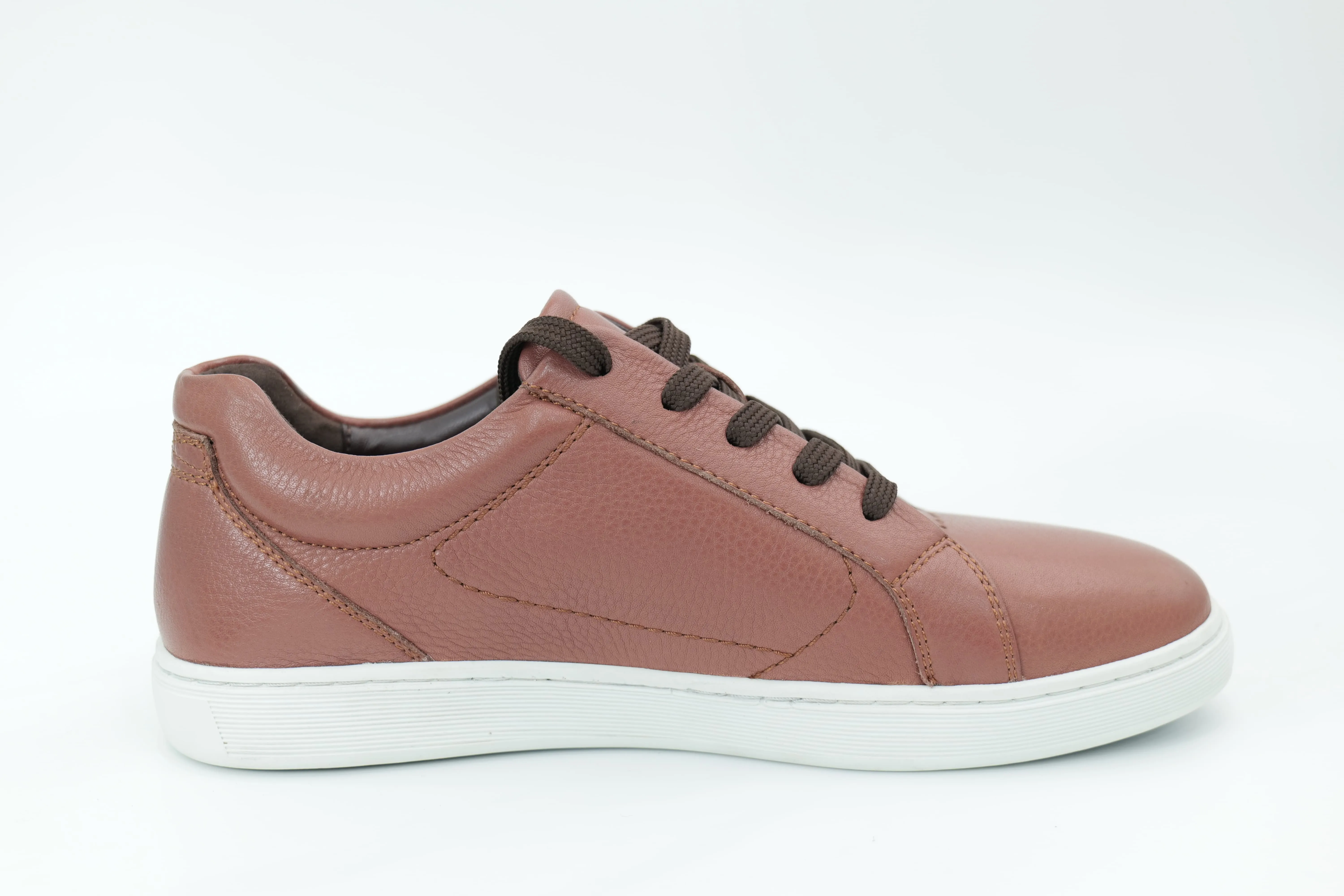Casual sneakers