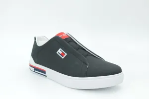 Casual sneakers