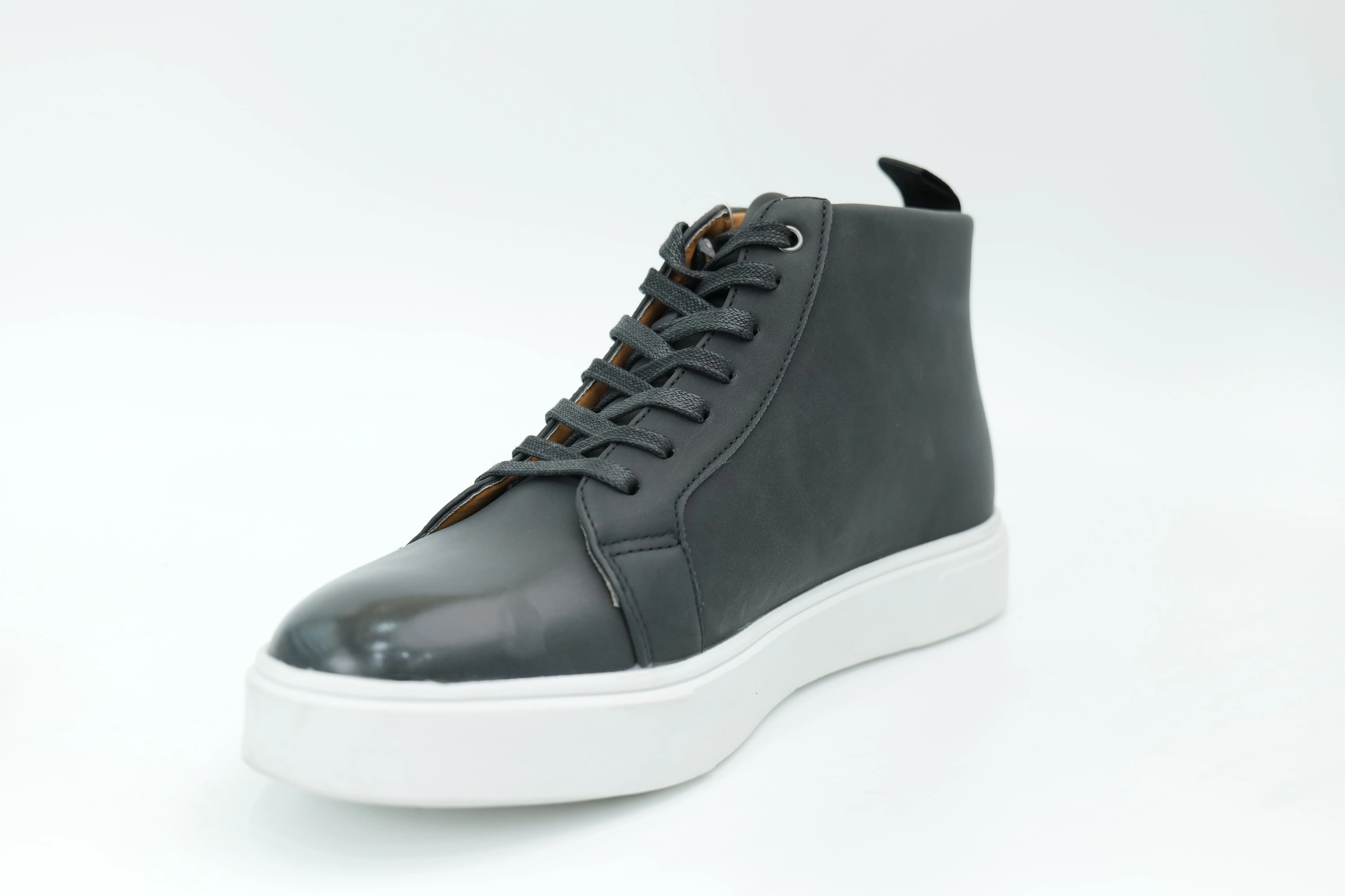 Casual sneakers