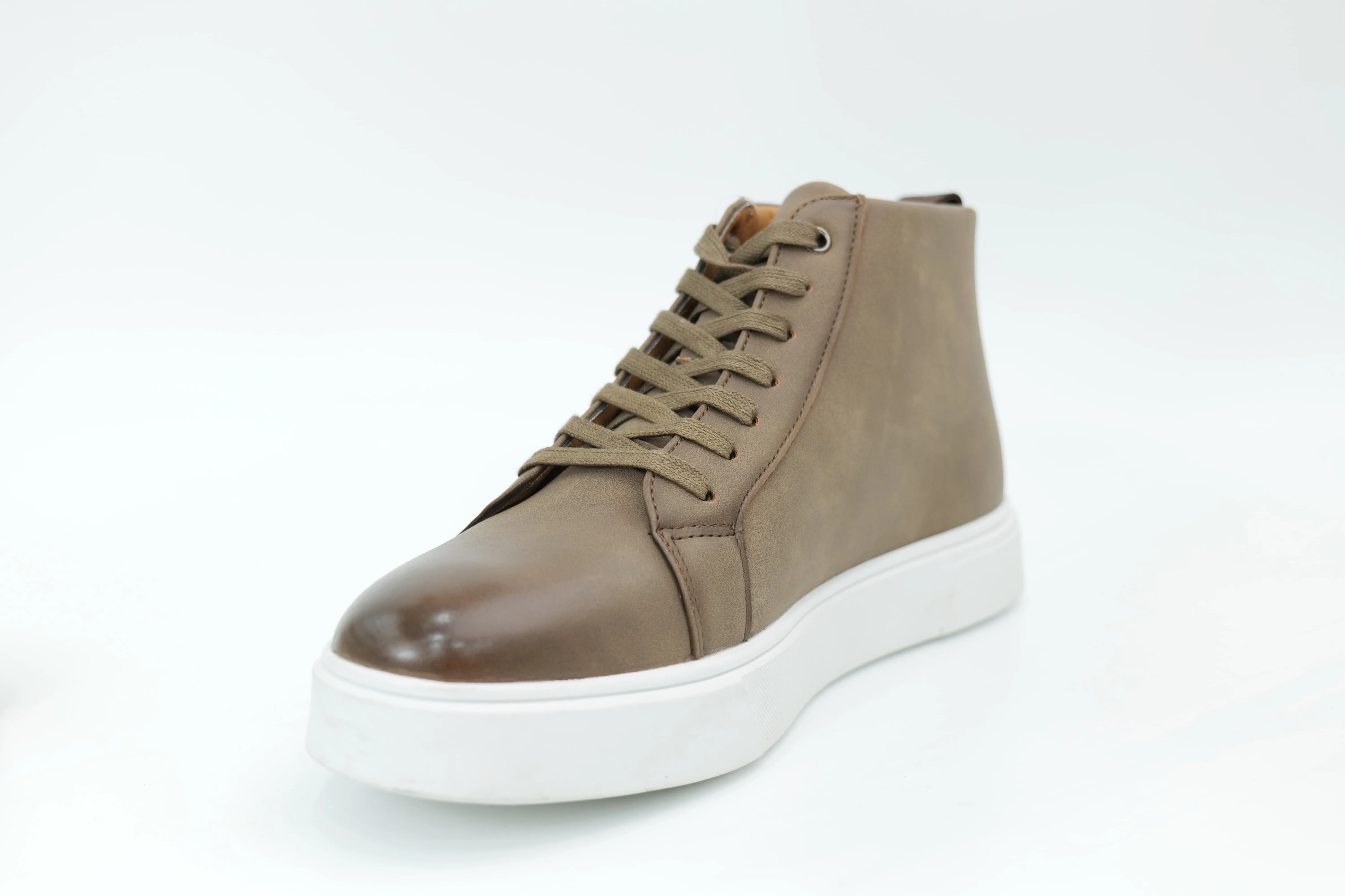Casual sneakers