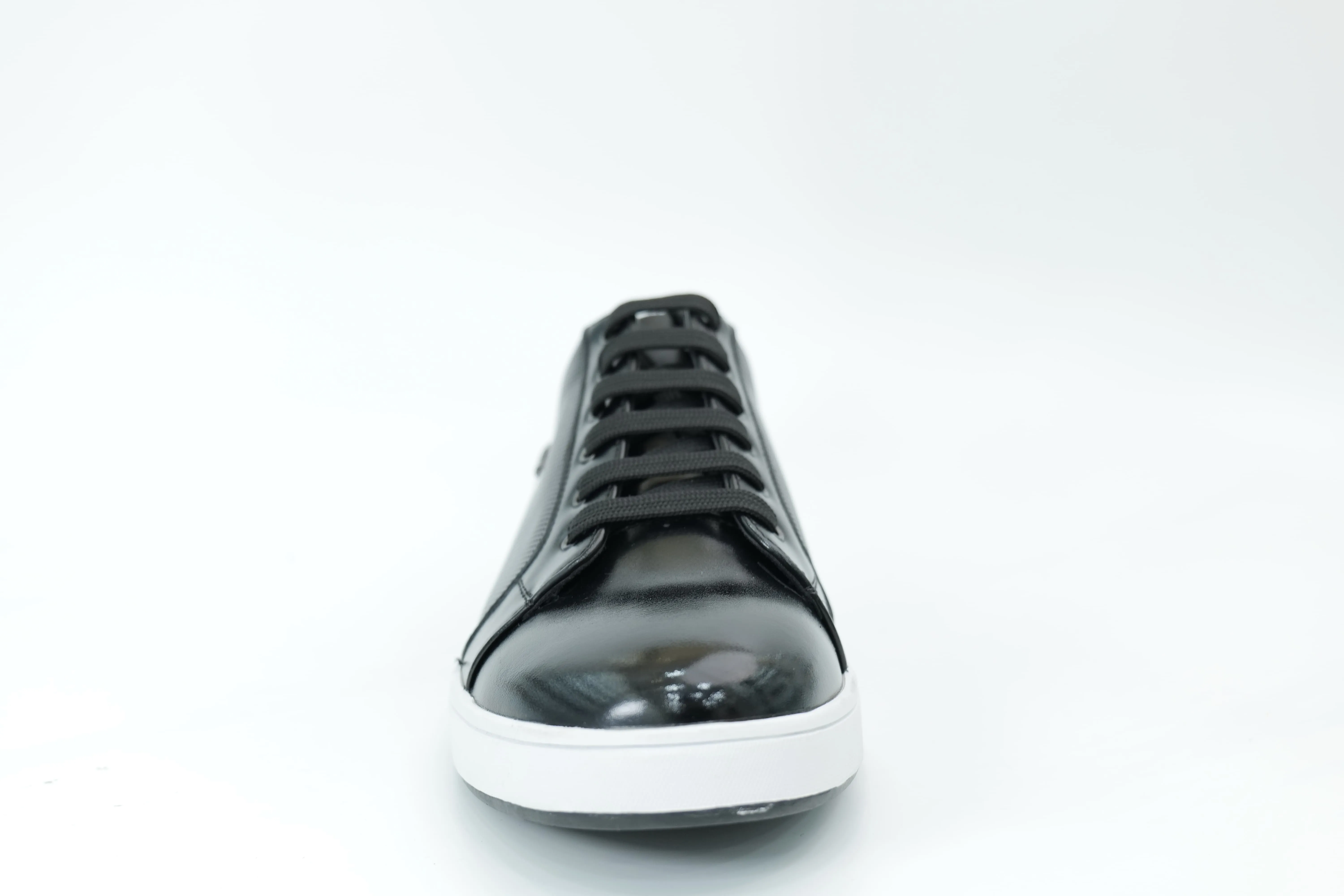 Casual sneakers
