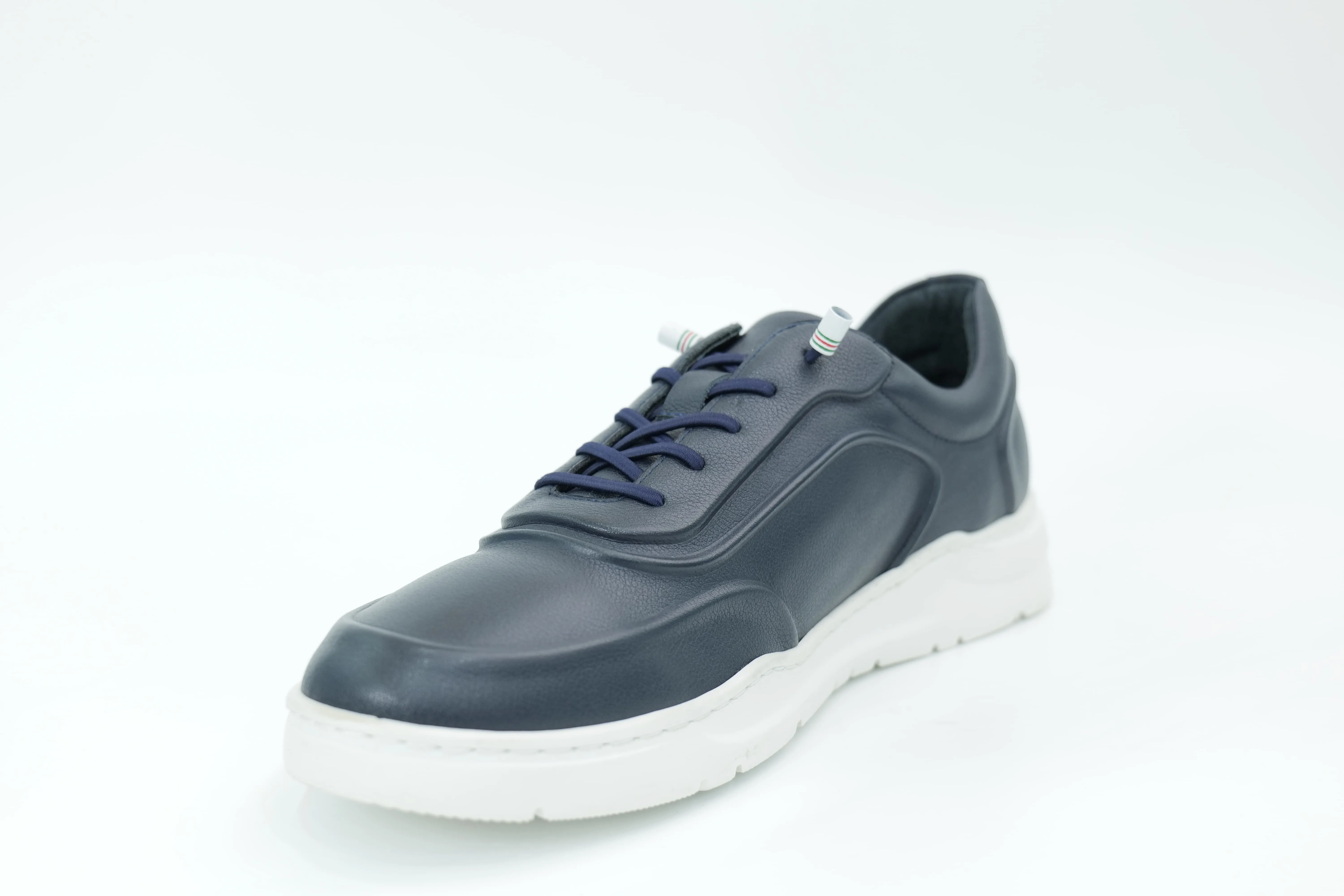 Casual sneakers