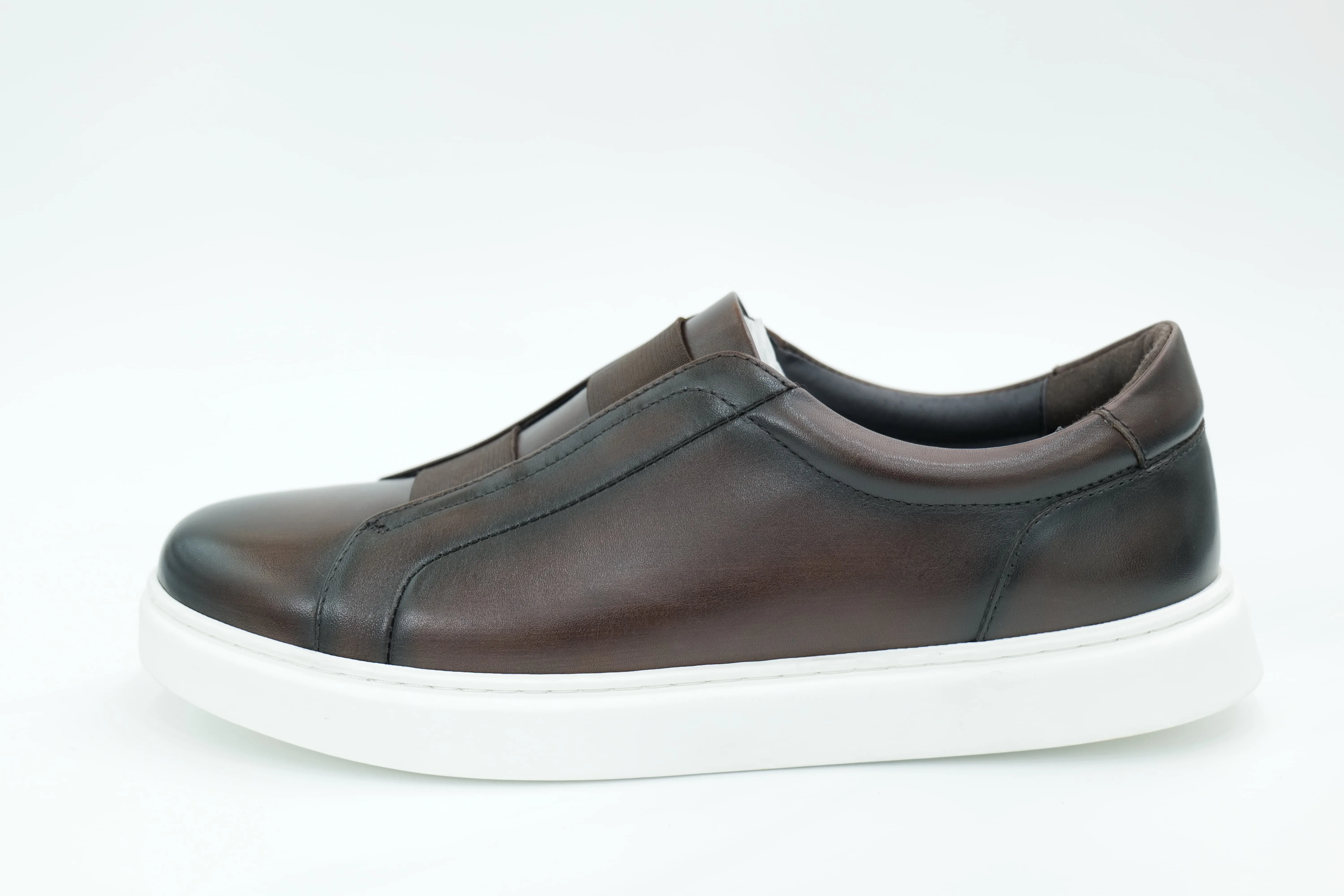 Casual sneakers