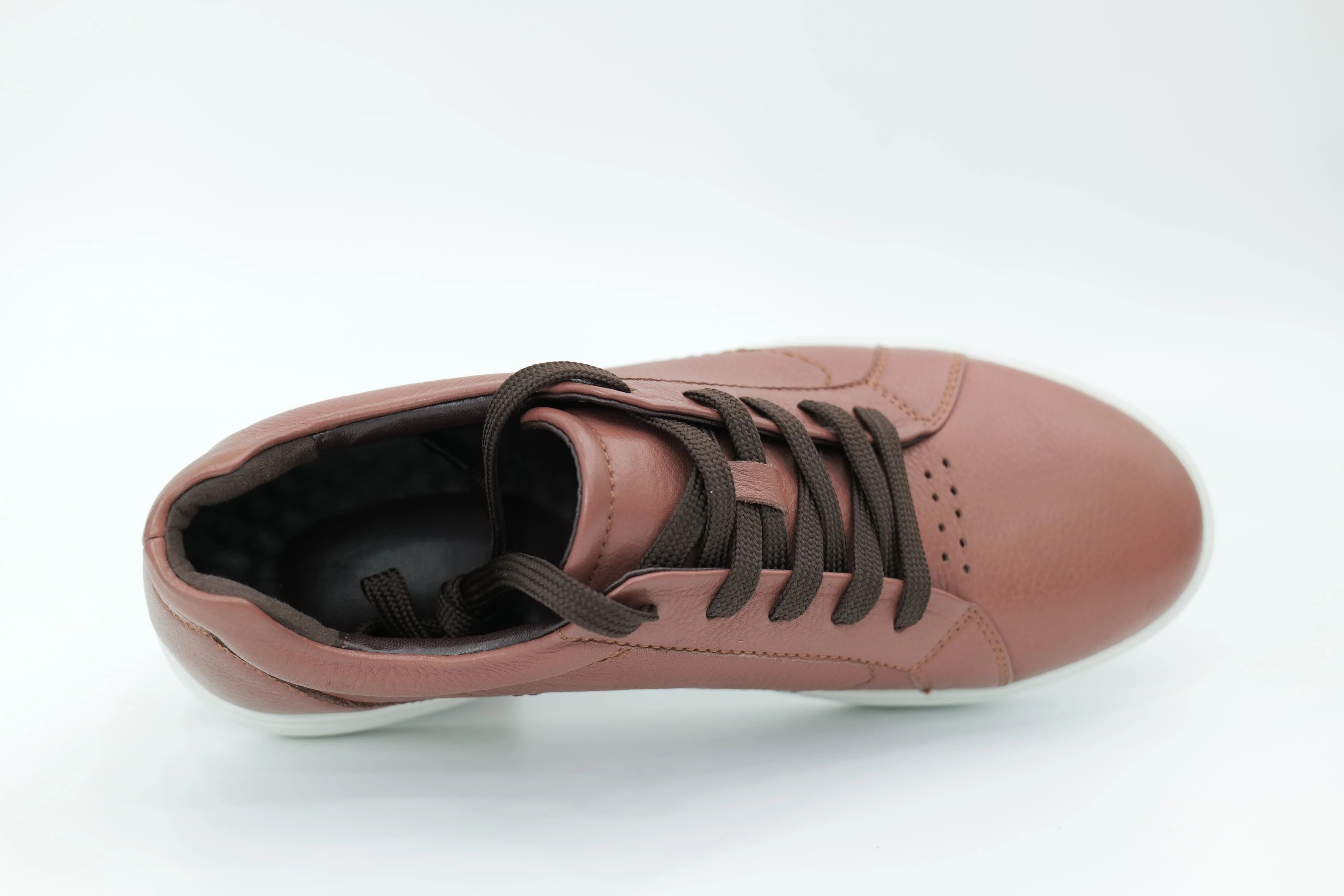 Casual sneakers