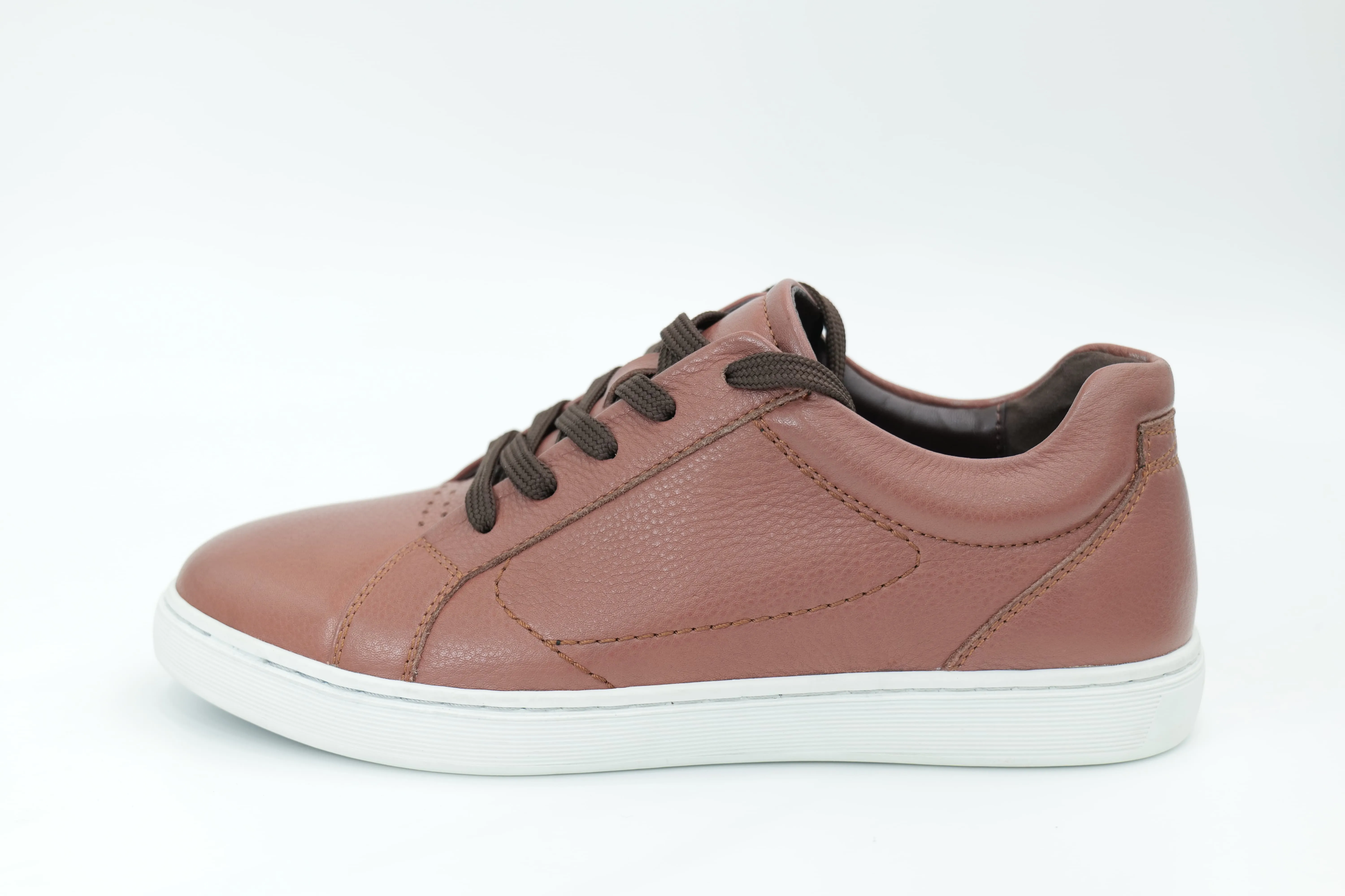 Casual sneakers