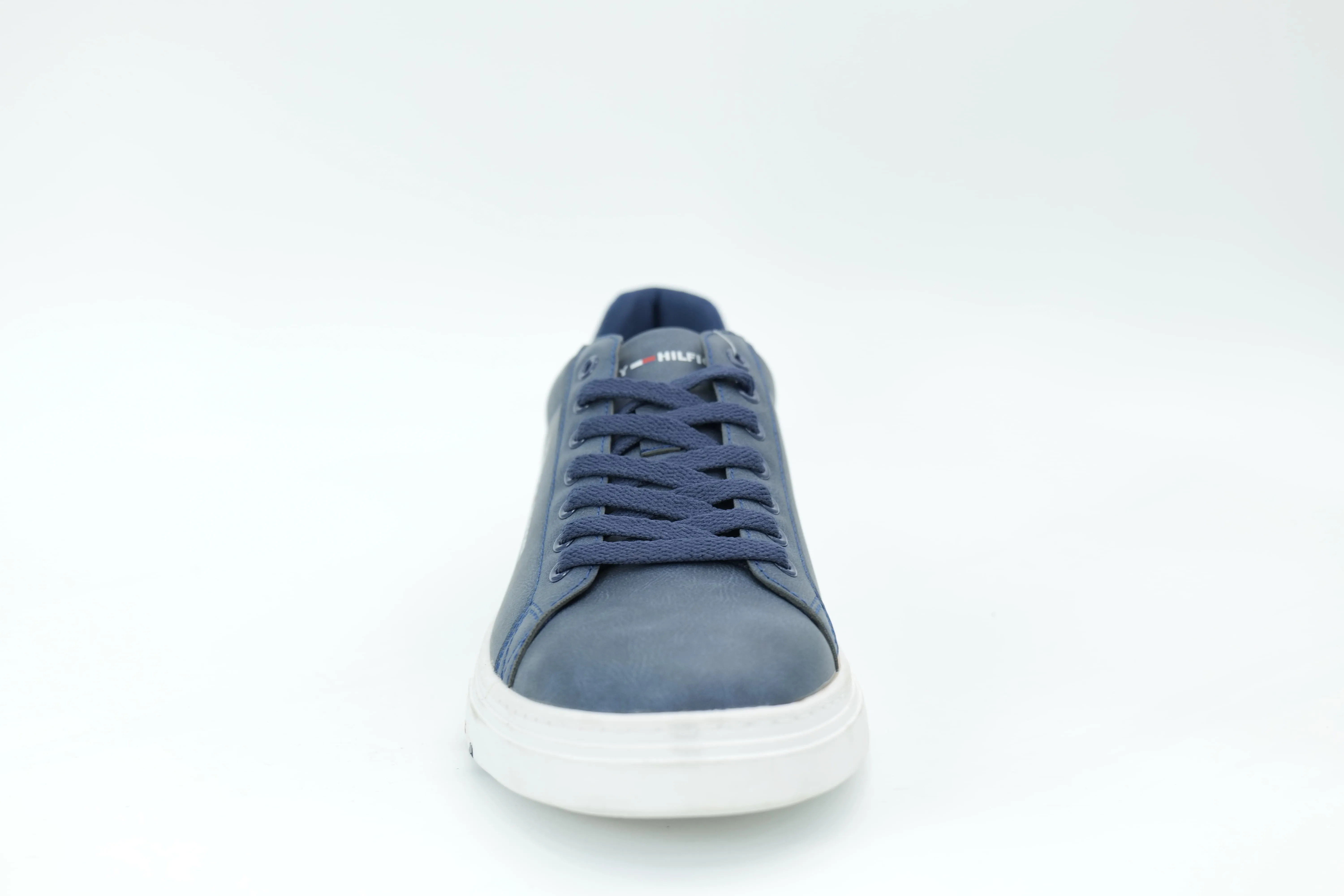 Casual sneakers