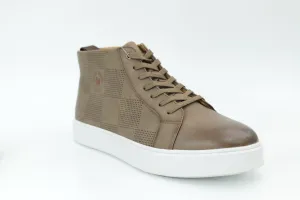 Casual sneakers