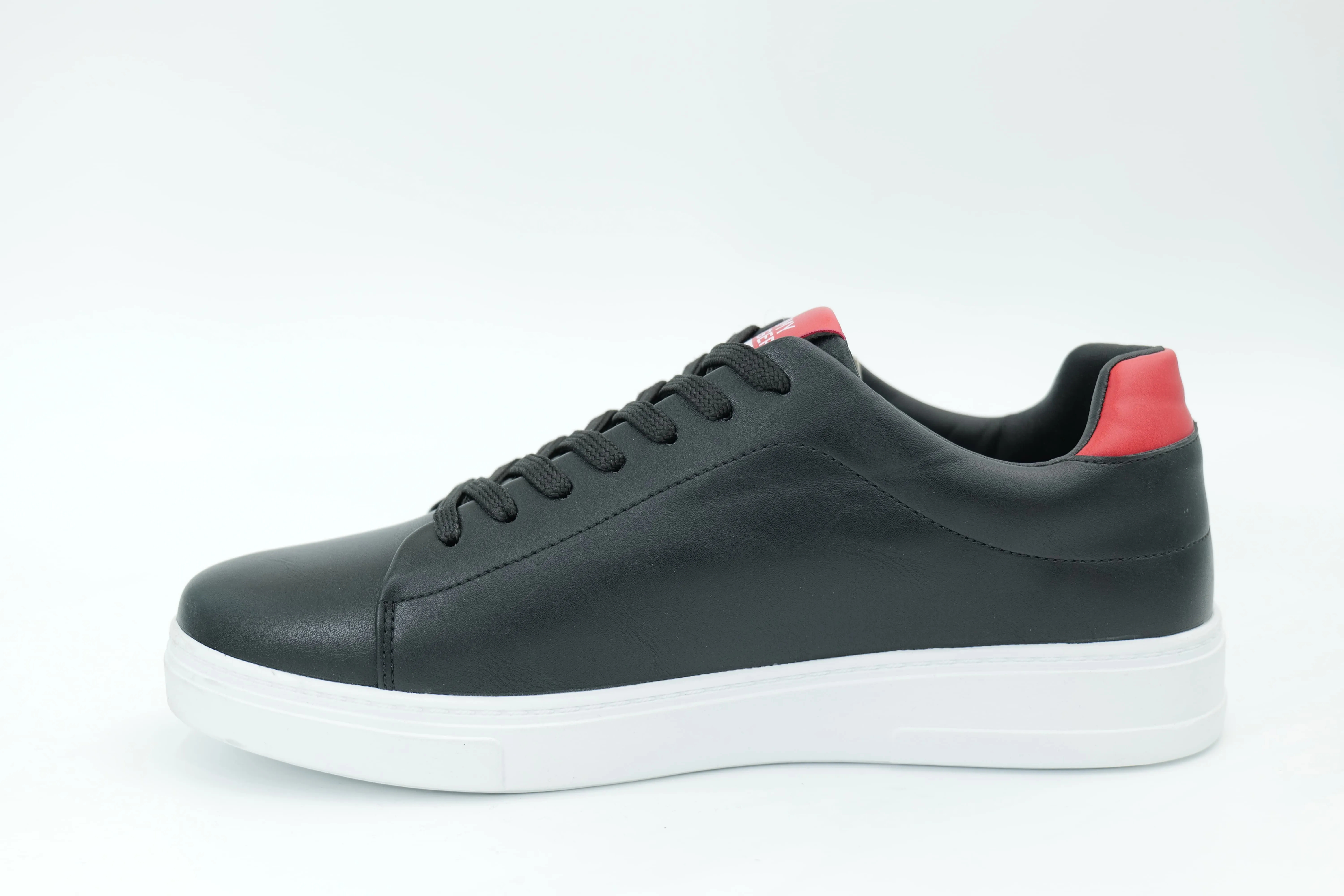 Casual sneakers