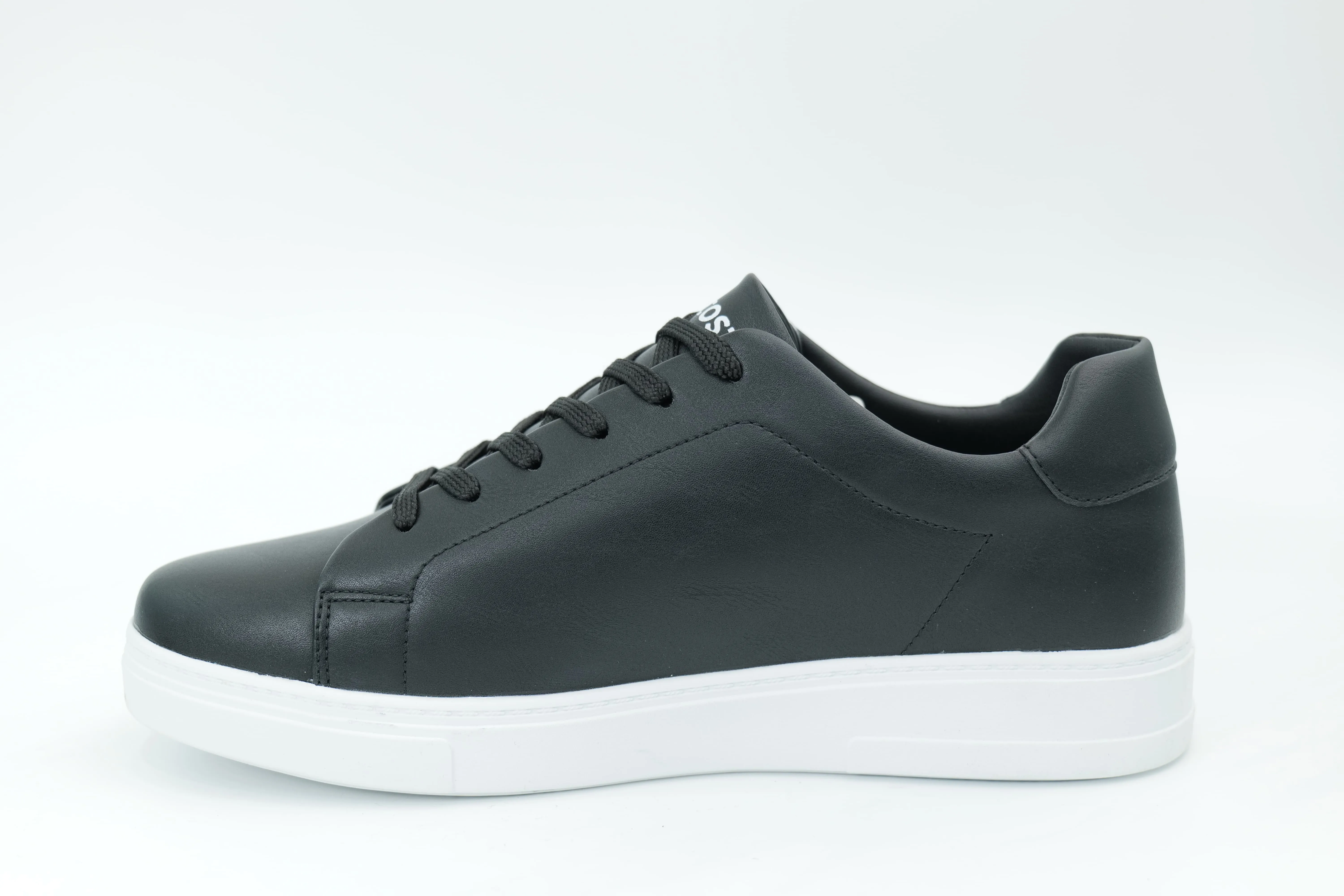 Casual sneakers
