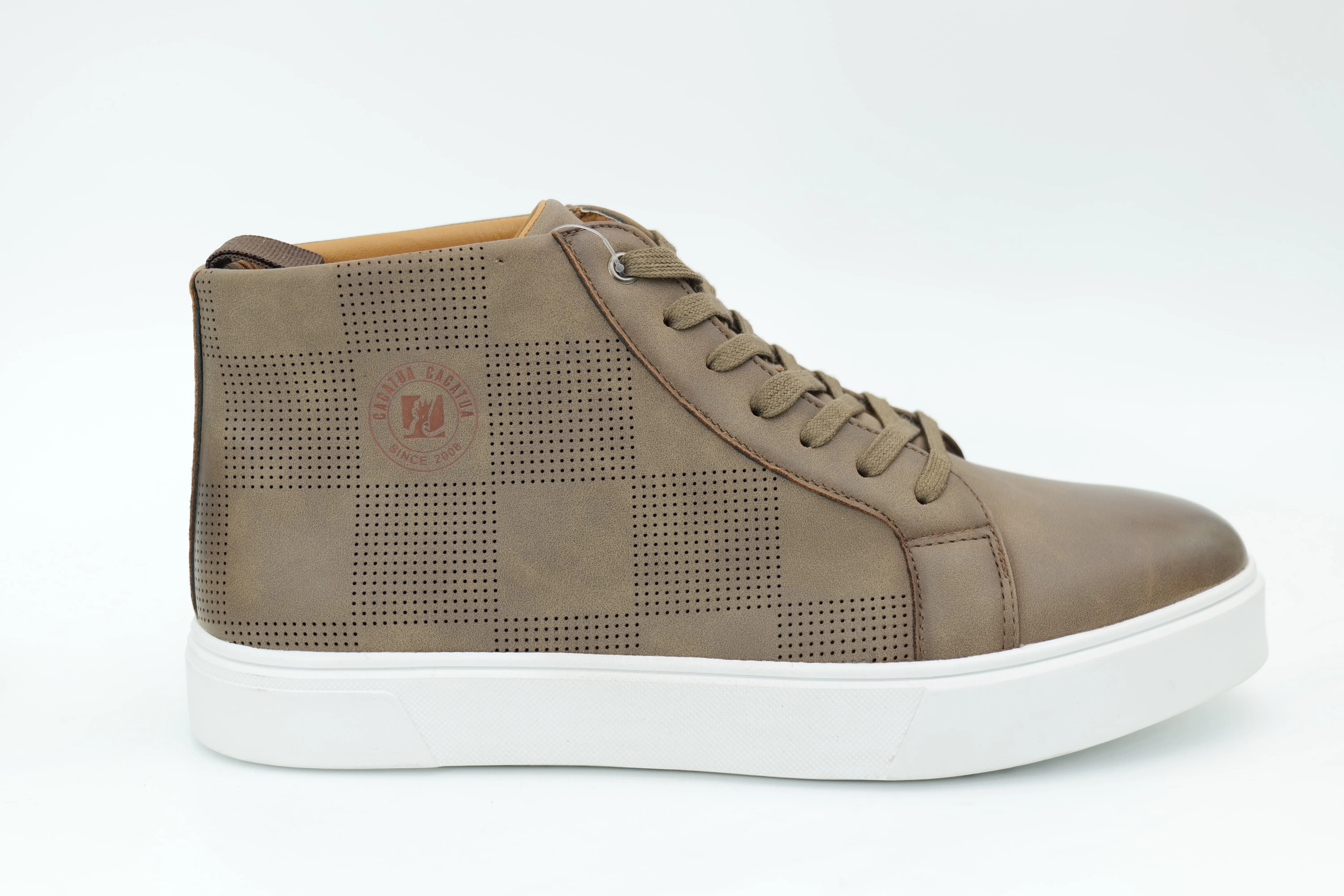 Casual sneakers