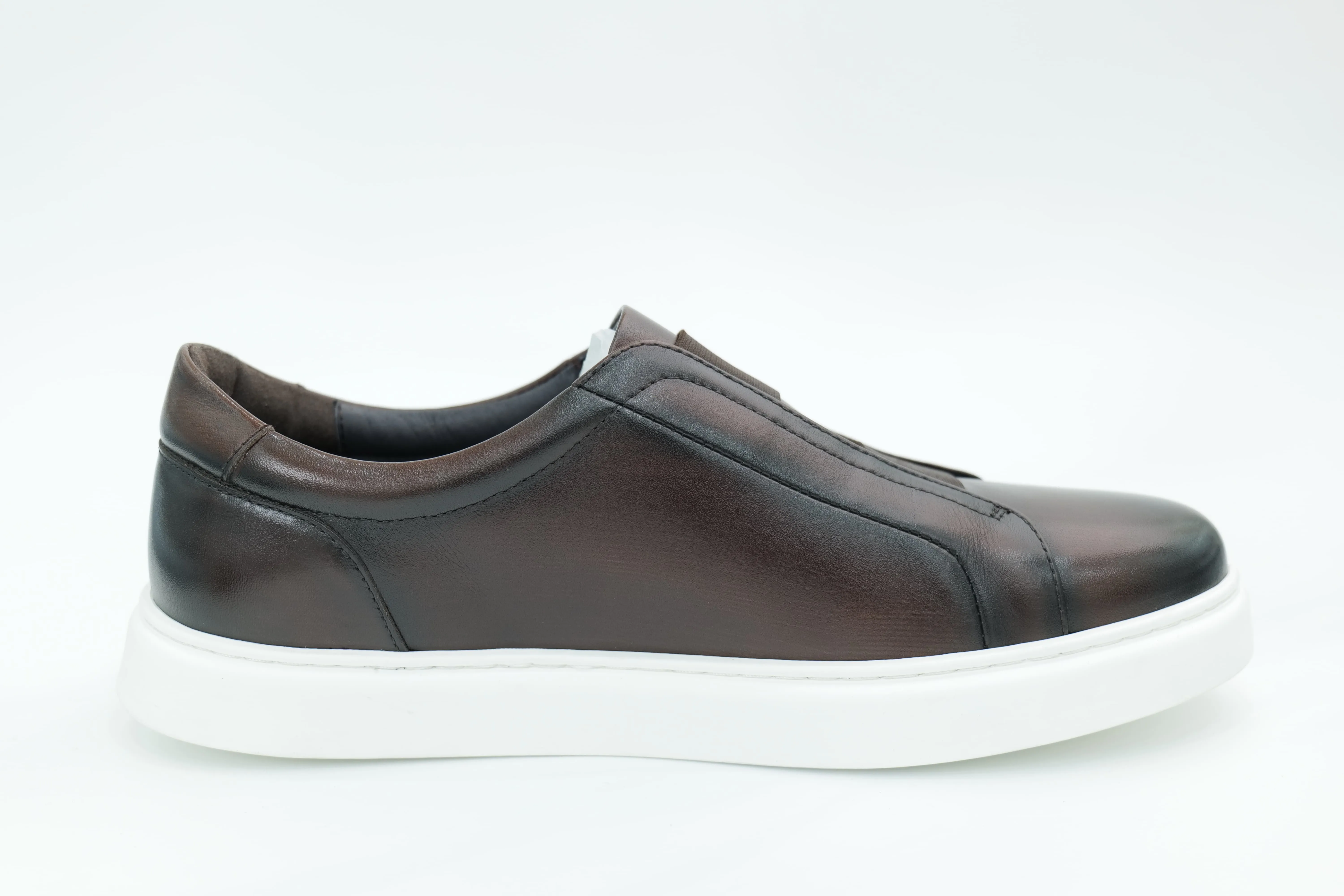 Casual sneakers