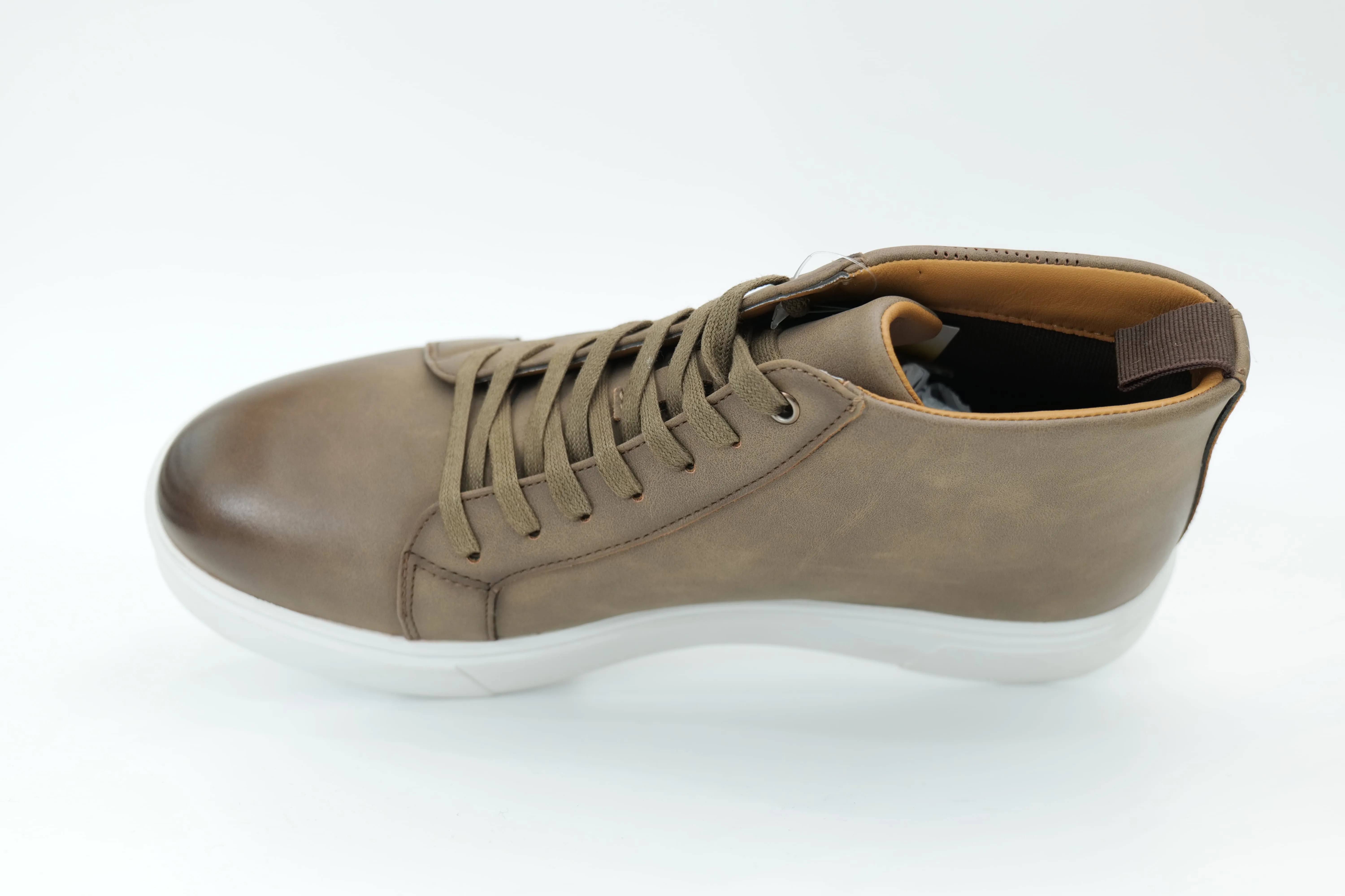 Casual sneakers