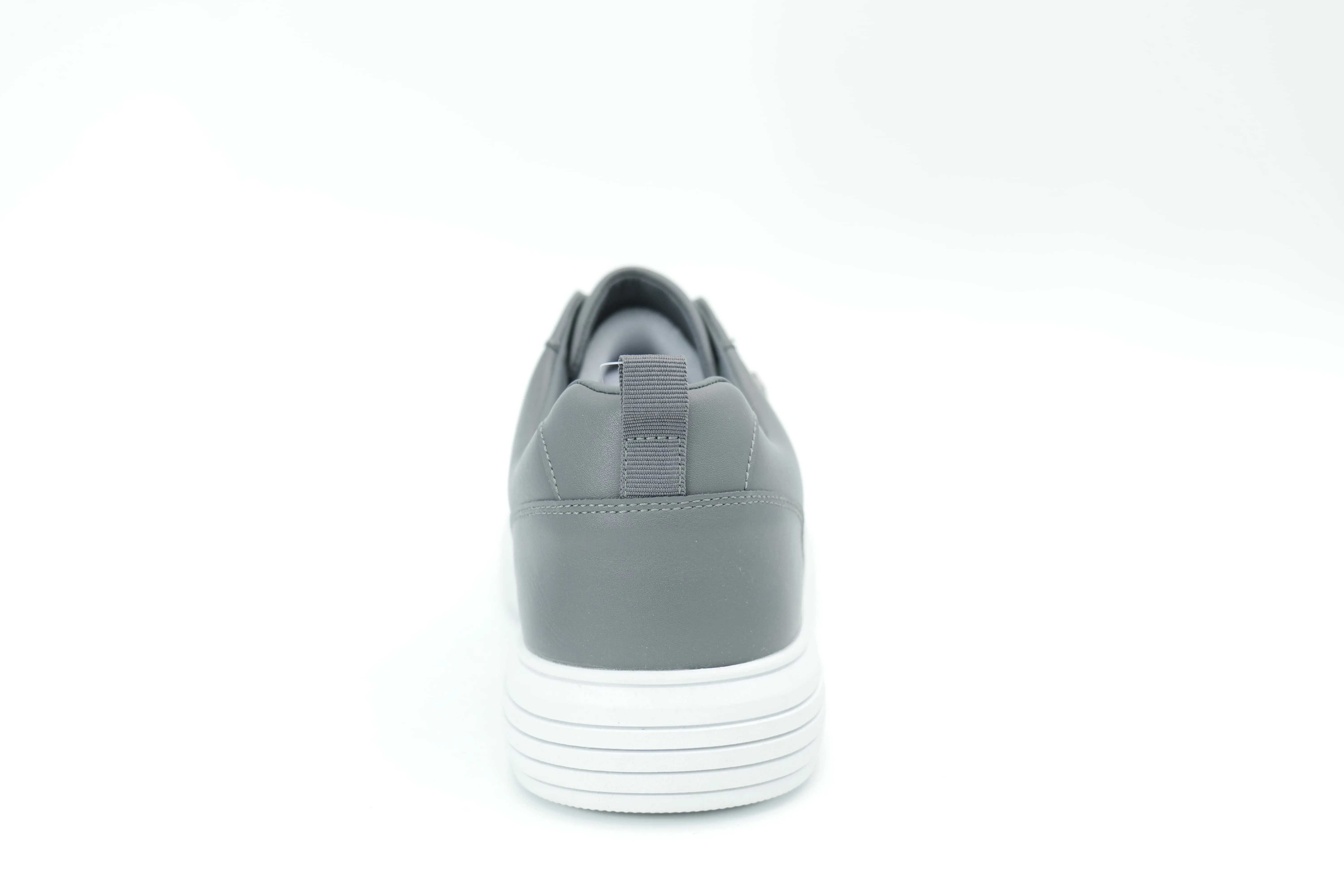 Casual sneakers