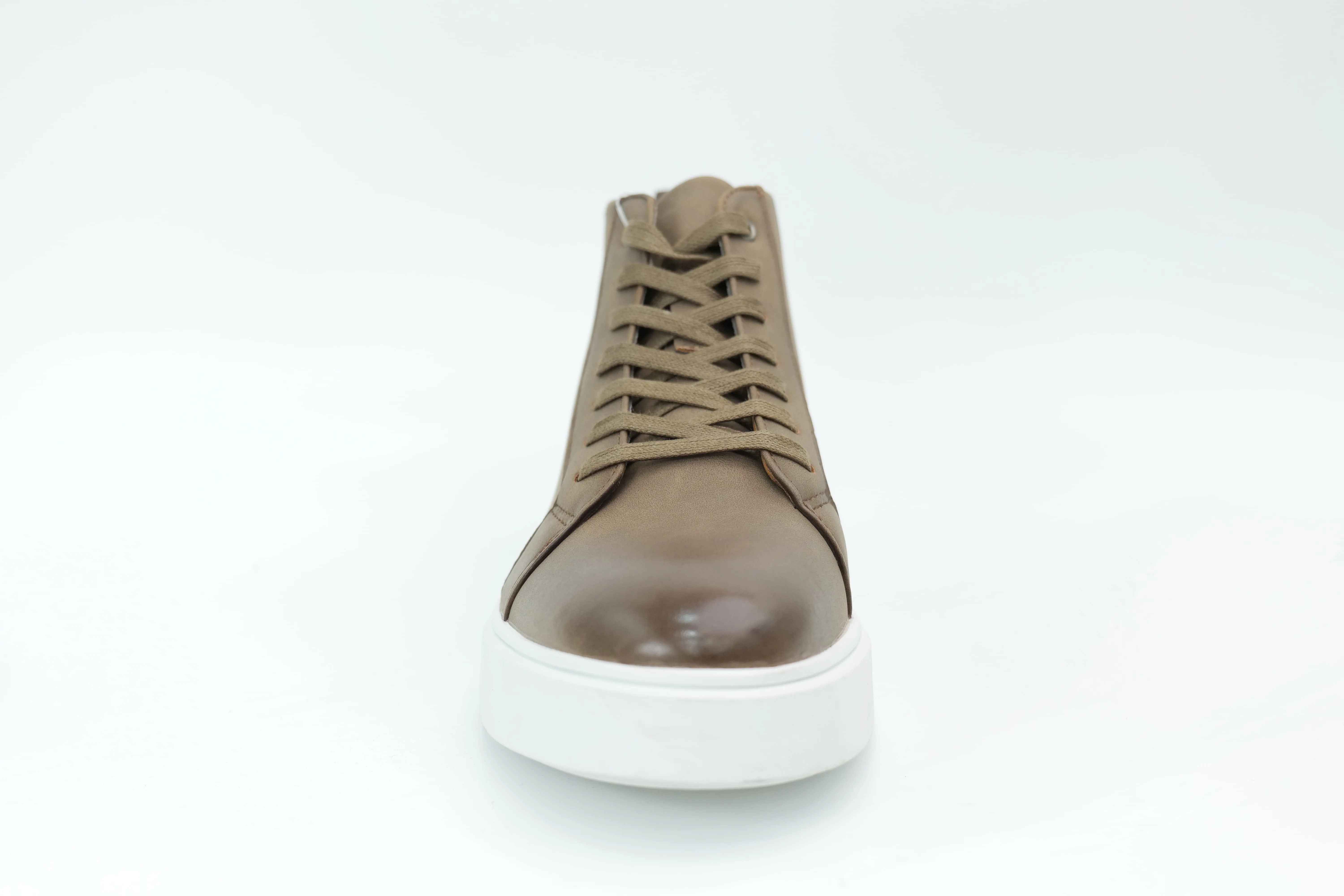 Casual sneakers