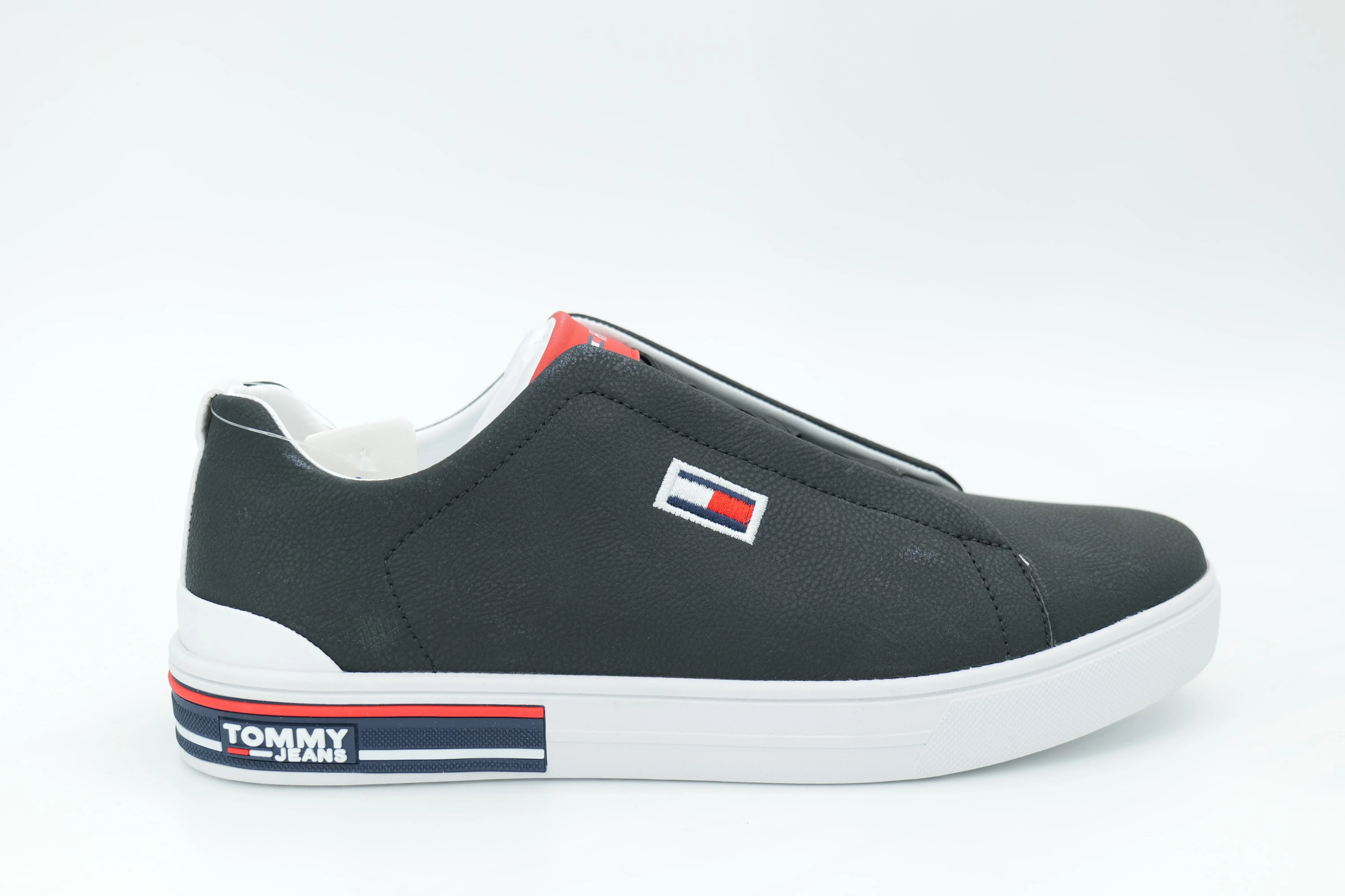 Casual sneakers