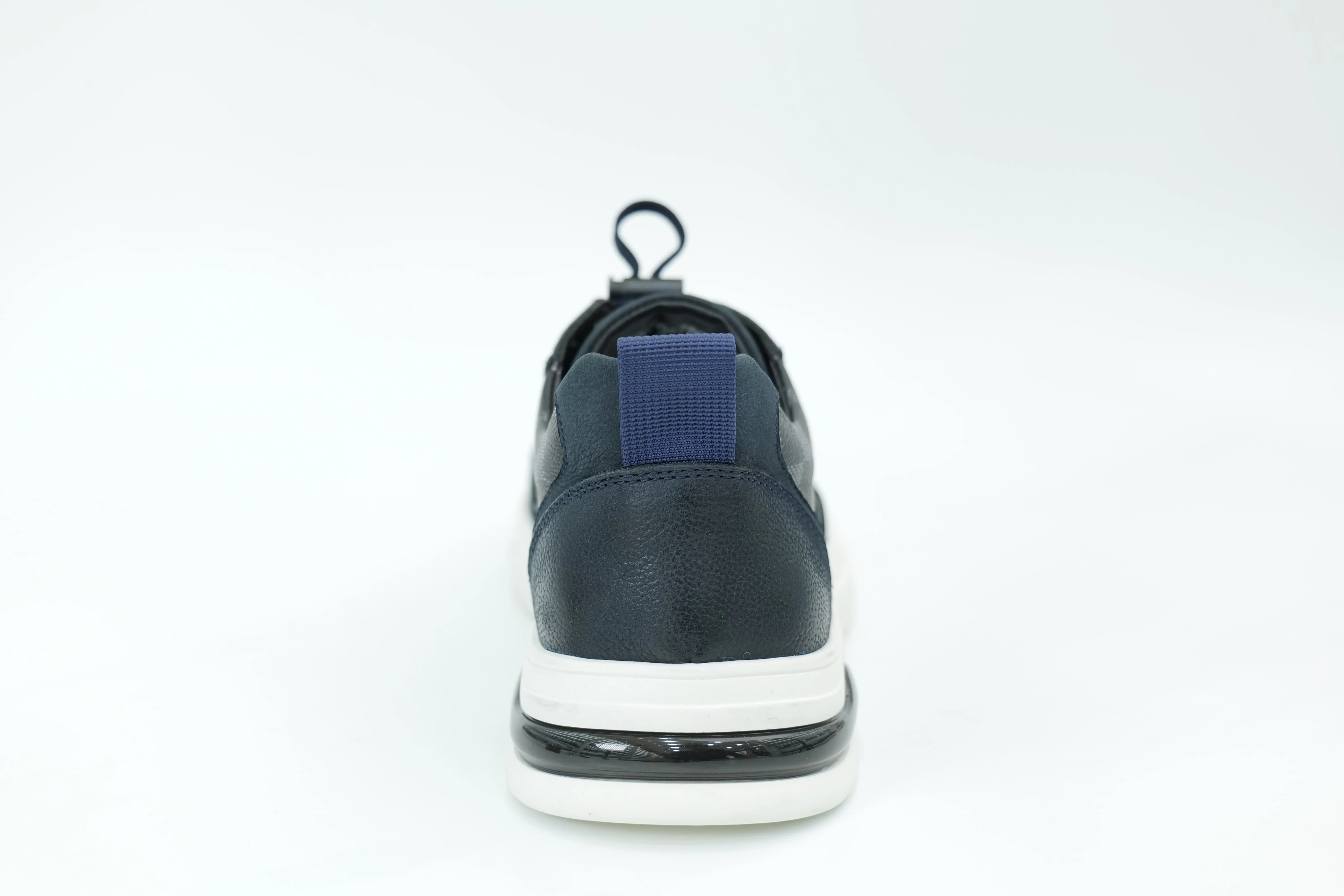 Casual sneakers