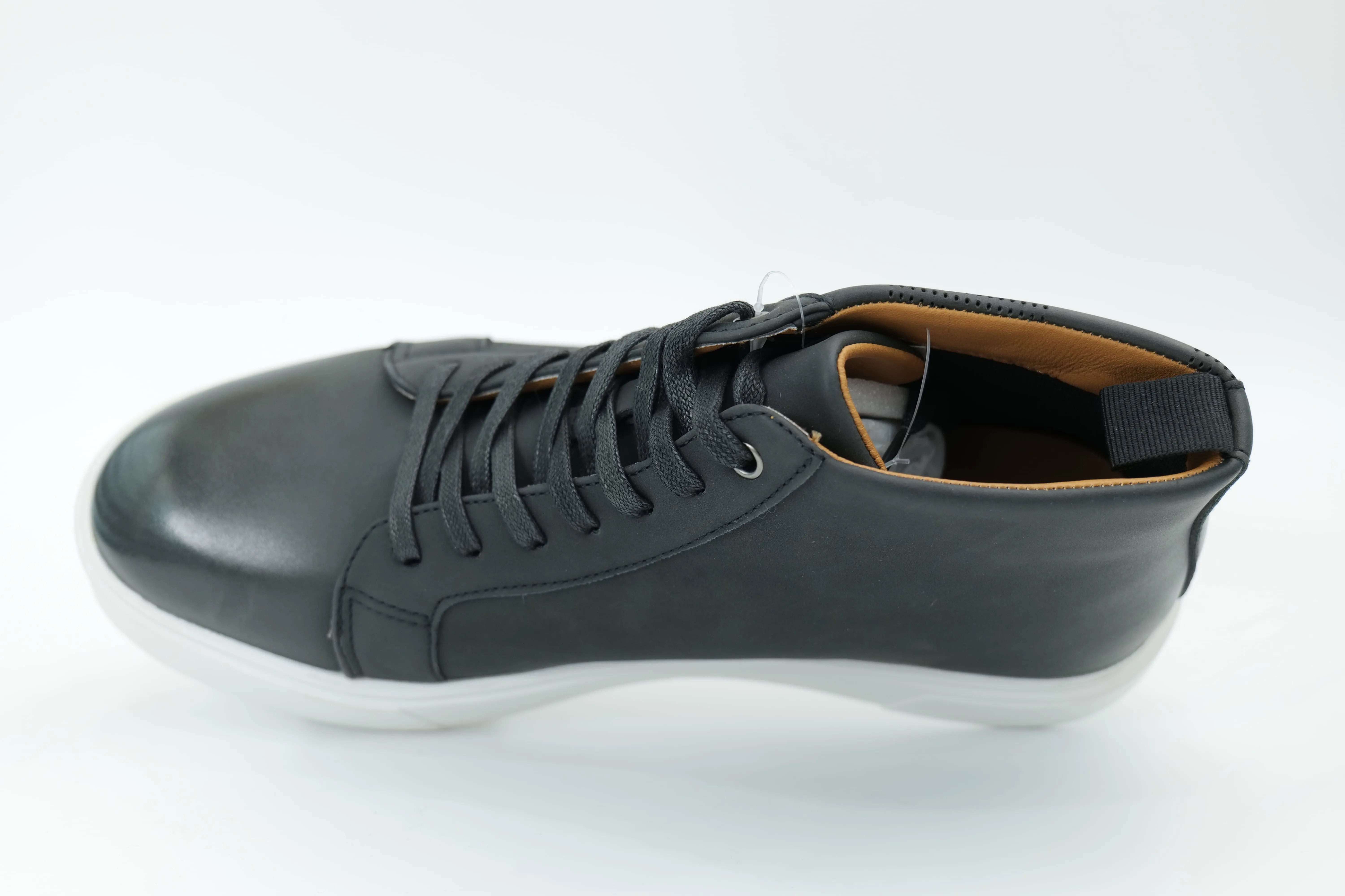 Casual sneakers