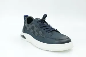 Casual sneakers