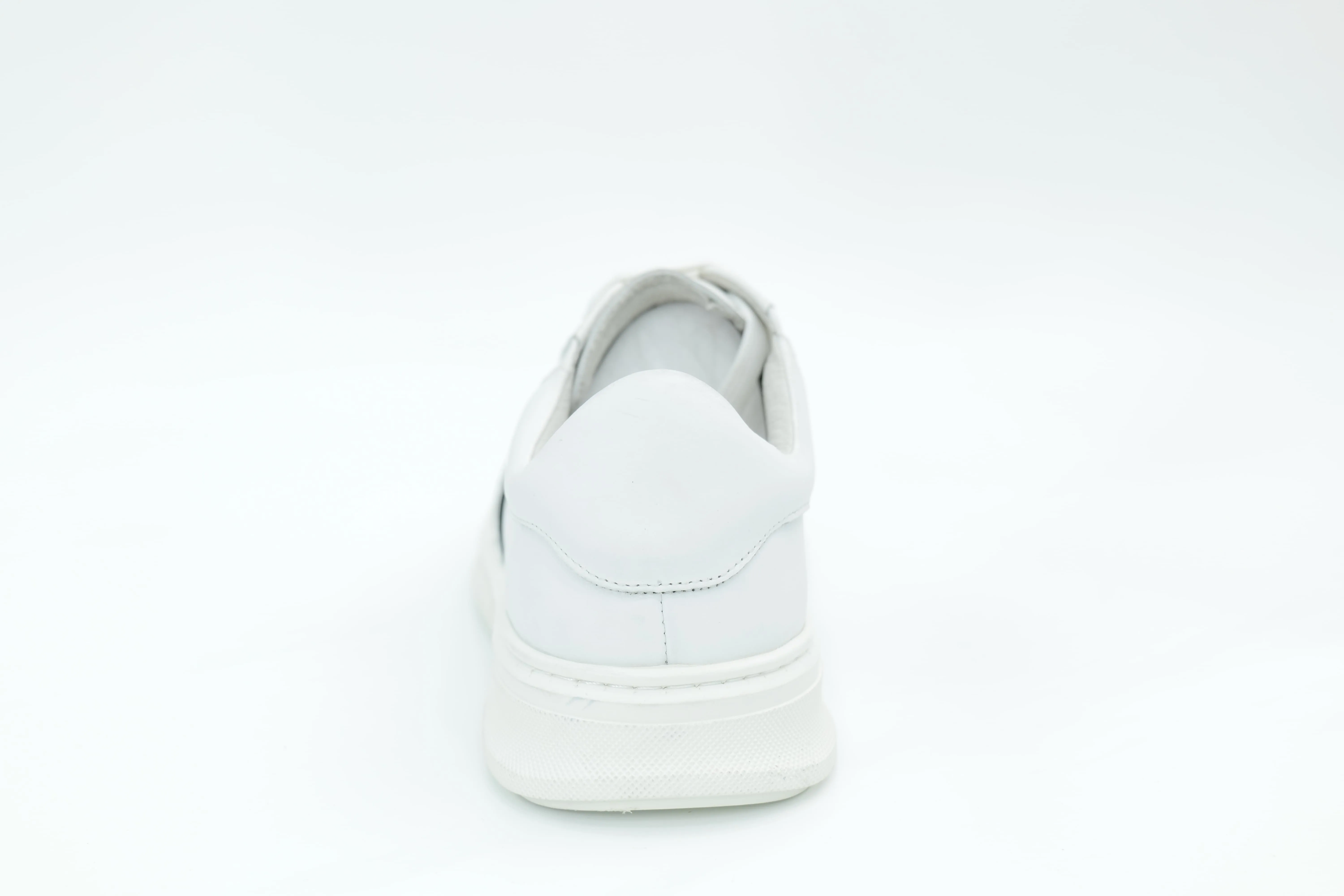 Casual sneakers