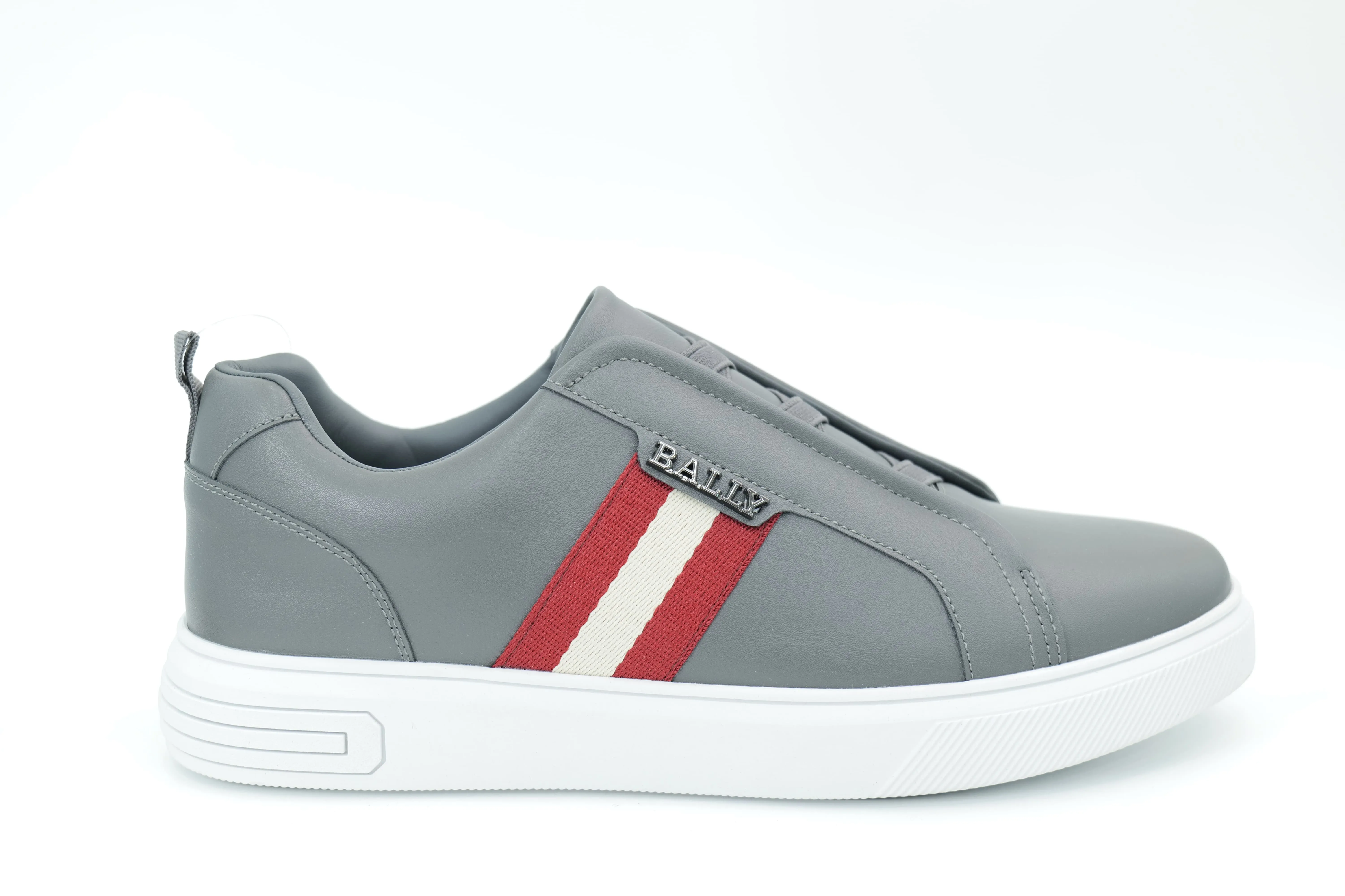 Casual sneakers