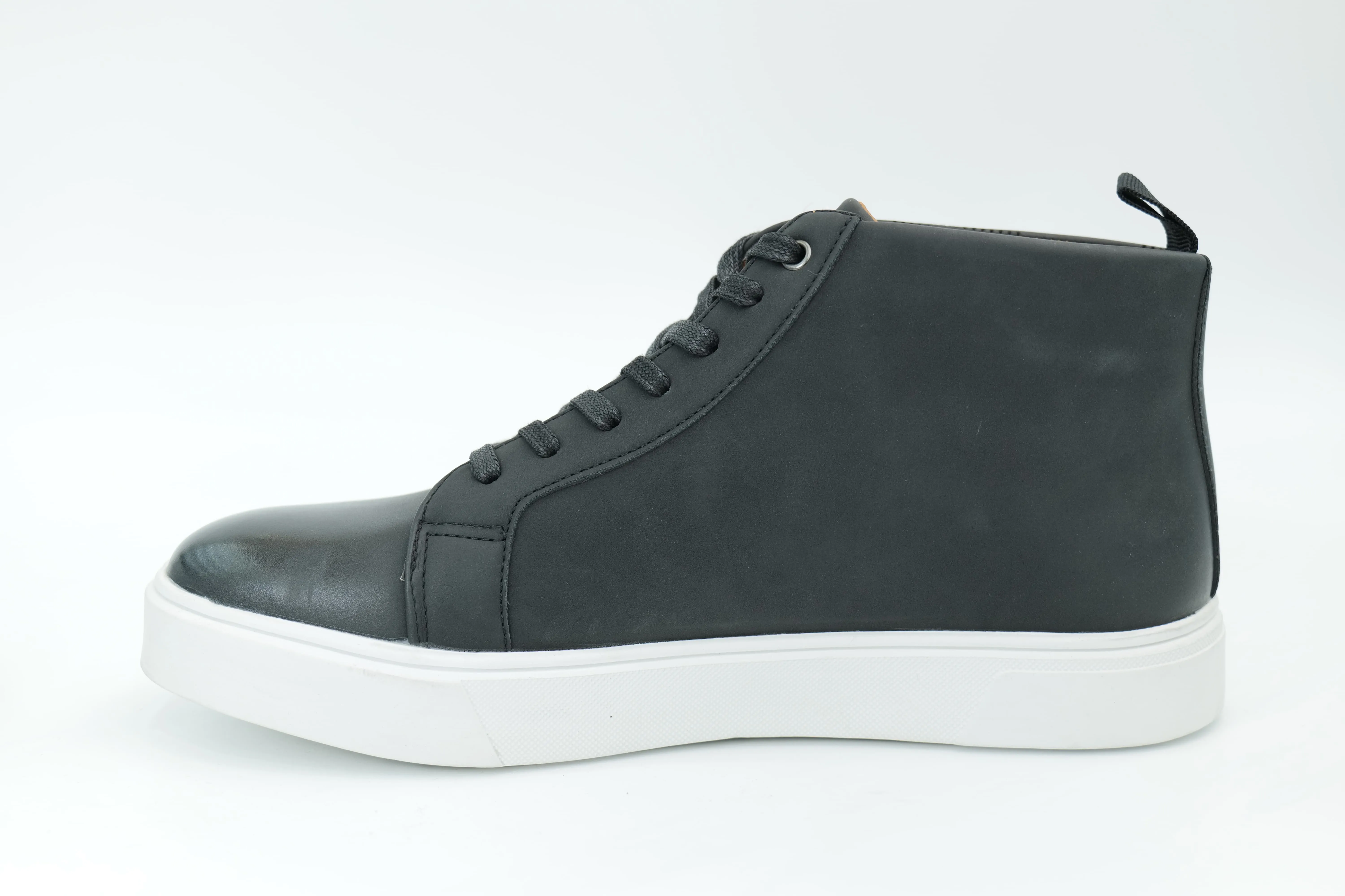 Casual sneakers
