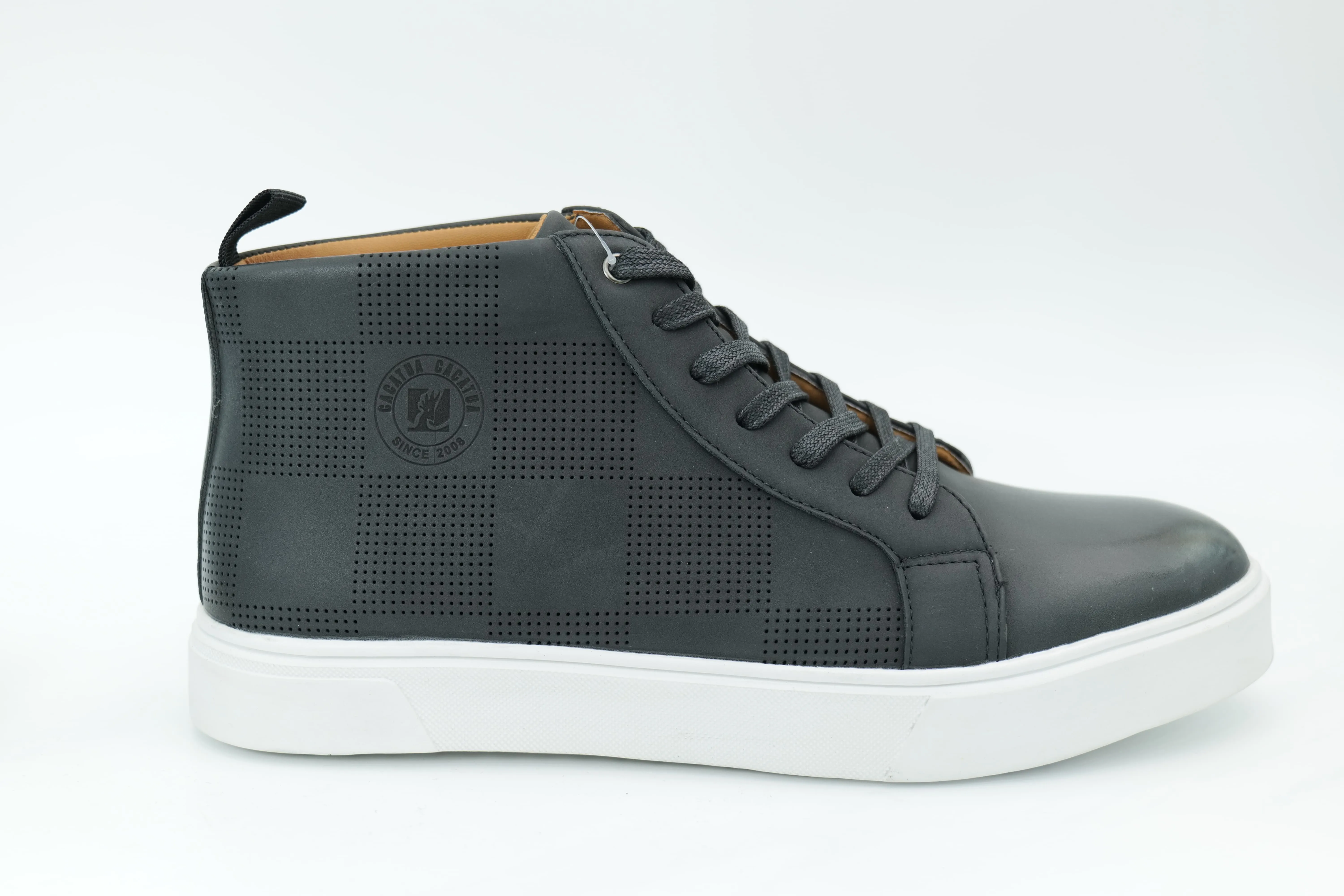 Casual sneakers