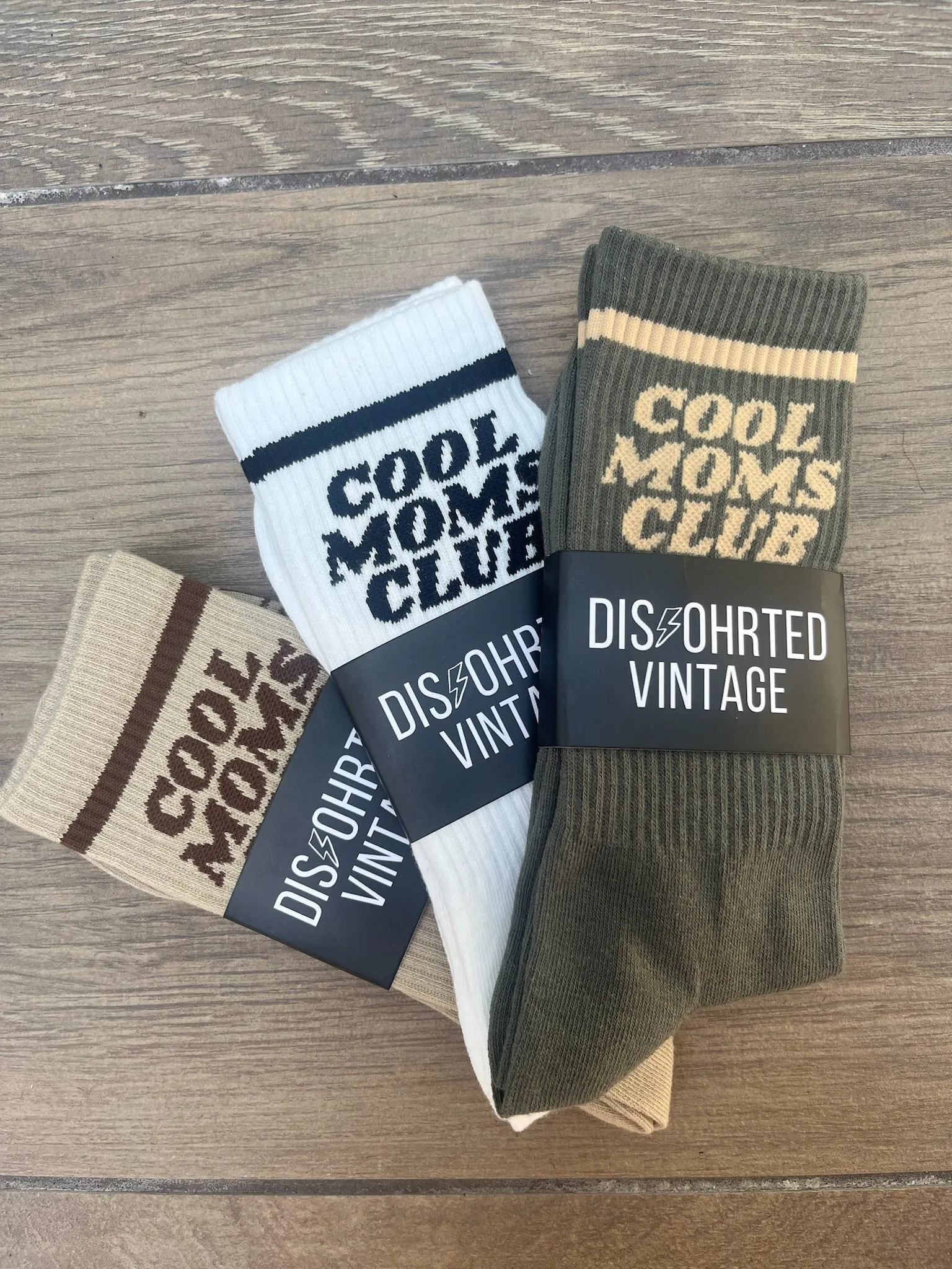 Disohrted Vintage Cool Mom Socks