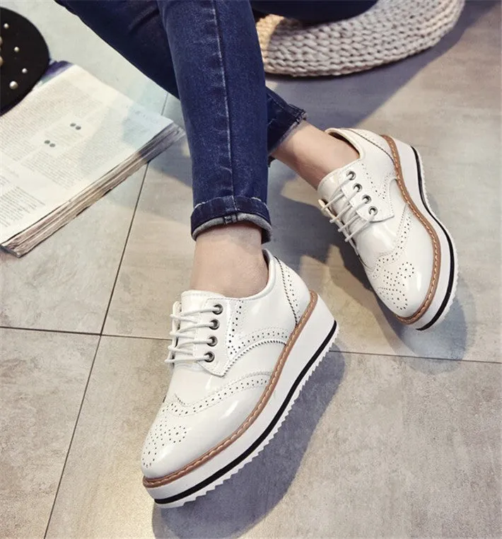 England Style Women Shoes Trifle Oxfords Carved Vintage Bullock Shoes Woman Lace-up Fashion Platform Creppers XWD4395