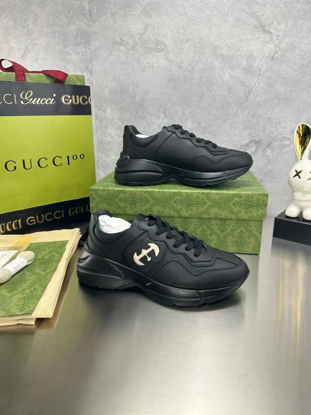 GUCCI | Men's Interlocking G Rhyton Black Sneaker