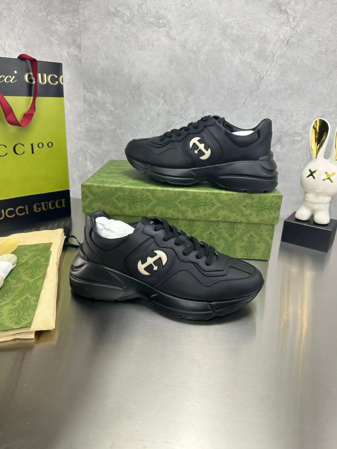 GUCCI | Men's Interlocking G Rhyton Black Sneaker