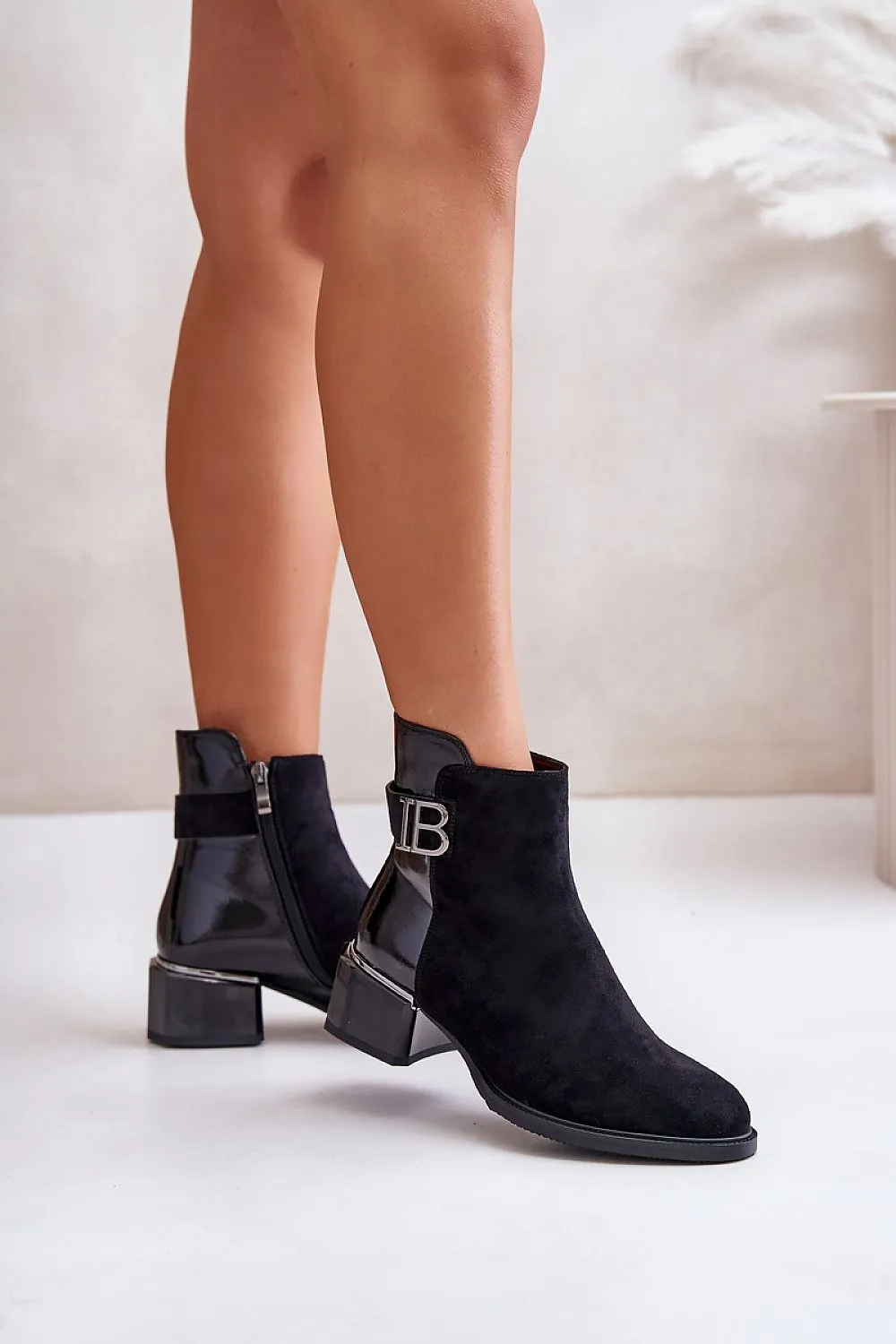 Heel boots Step in style