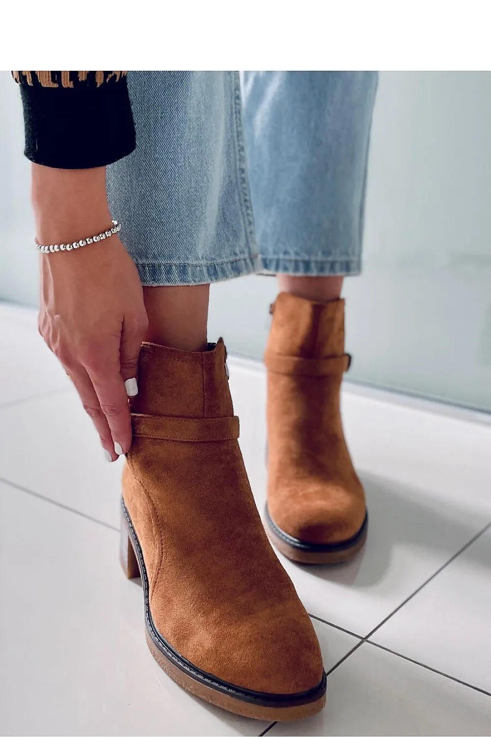 Heel boots