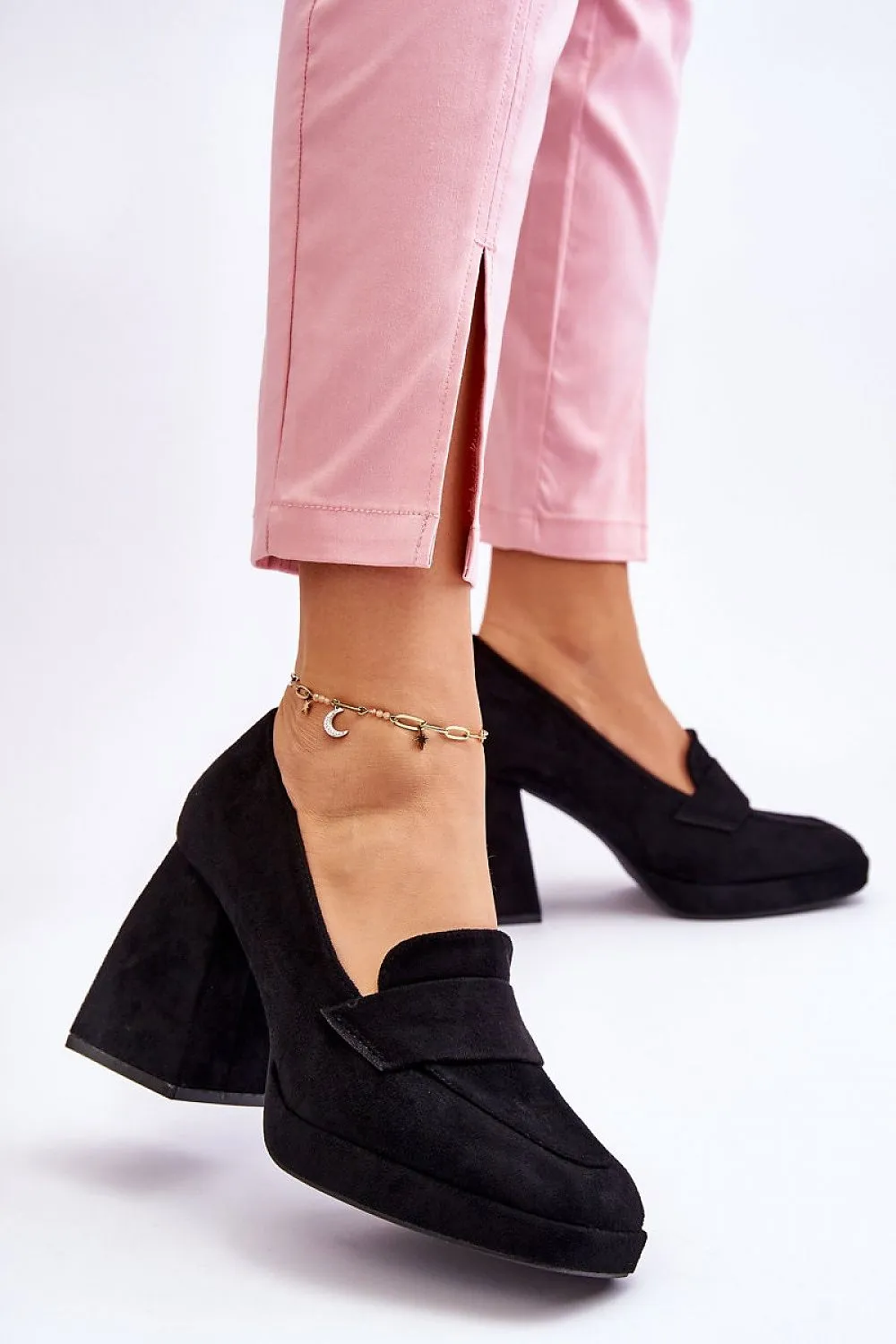 Heel pumps