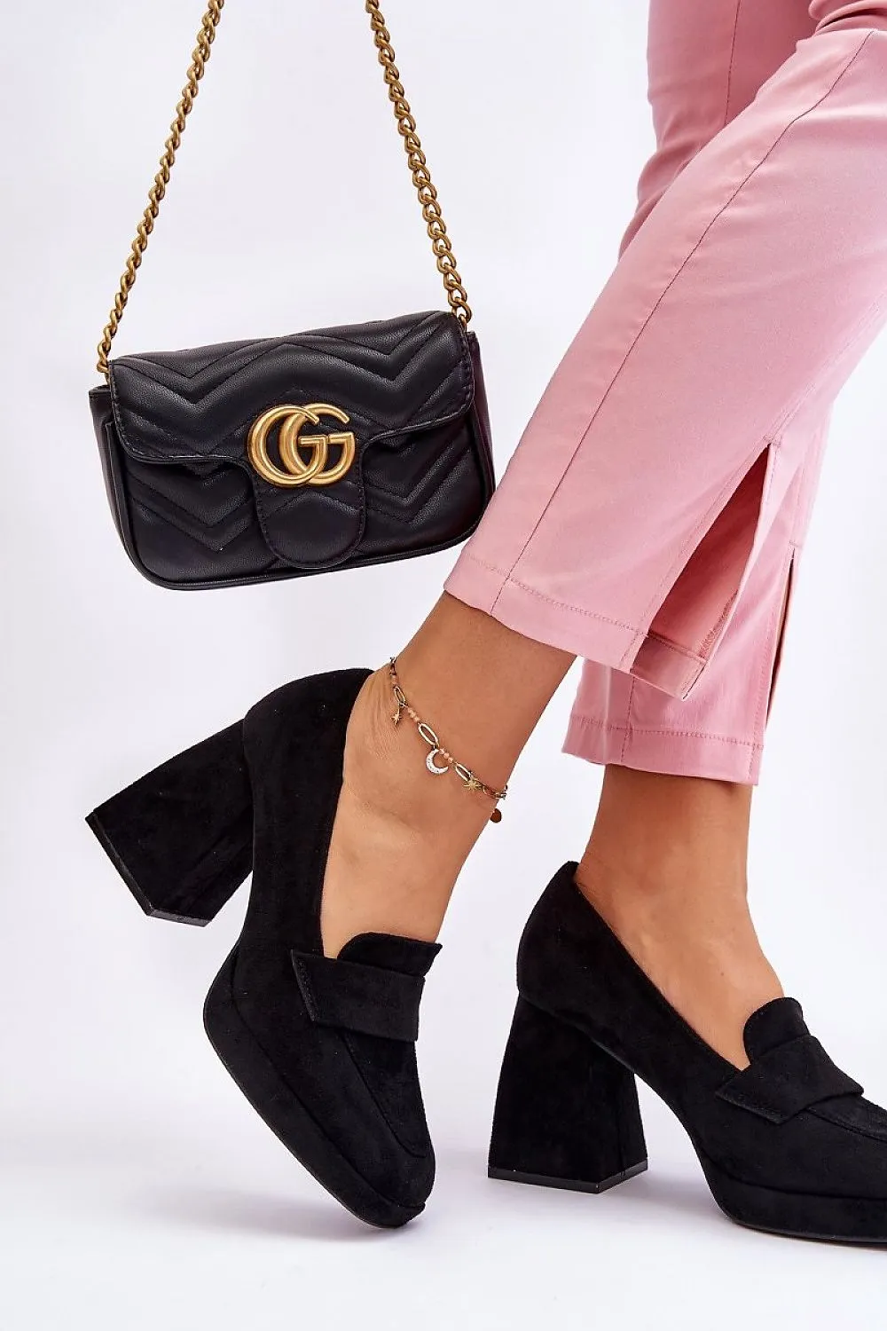 Heel pumps